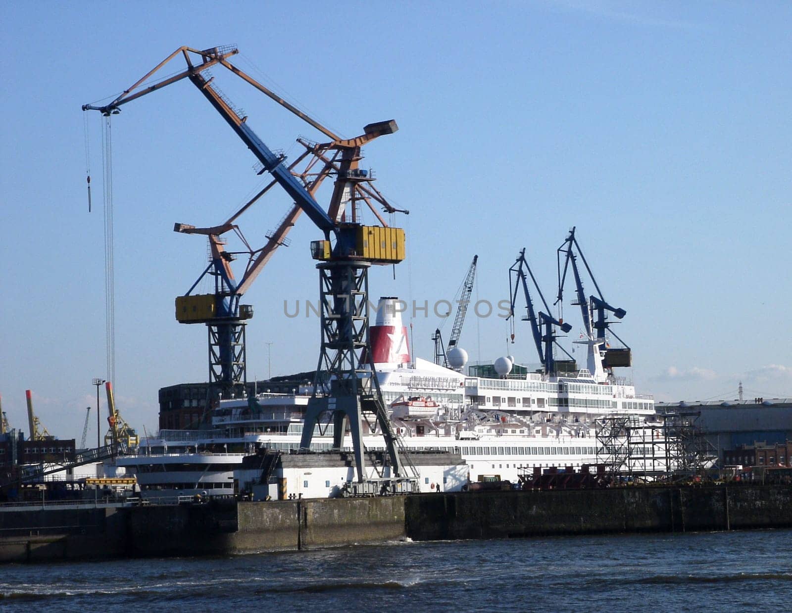 20.04.05 in the Port of Hamburg