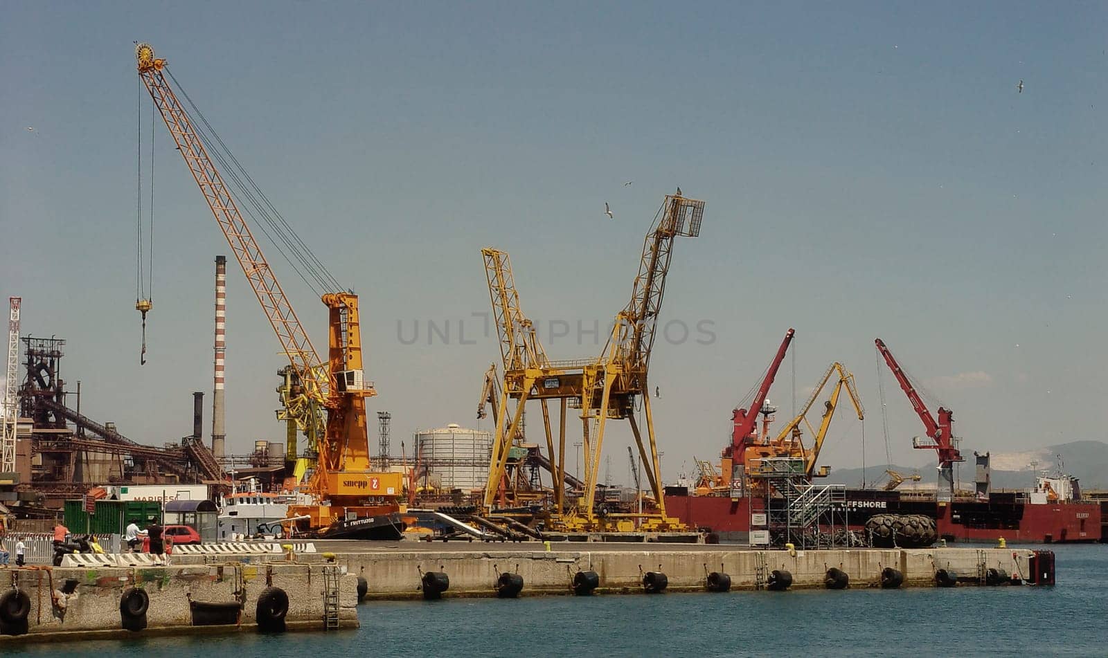 Harbour installation