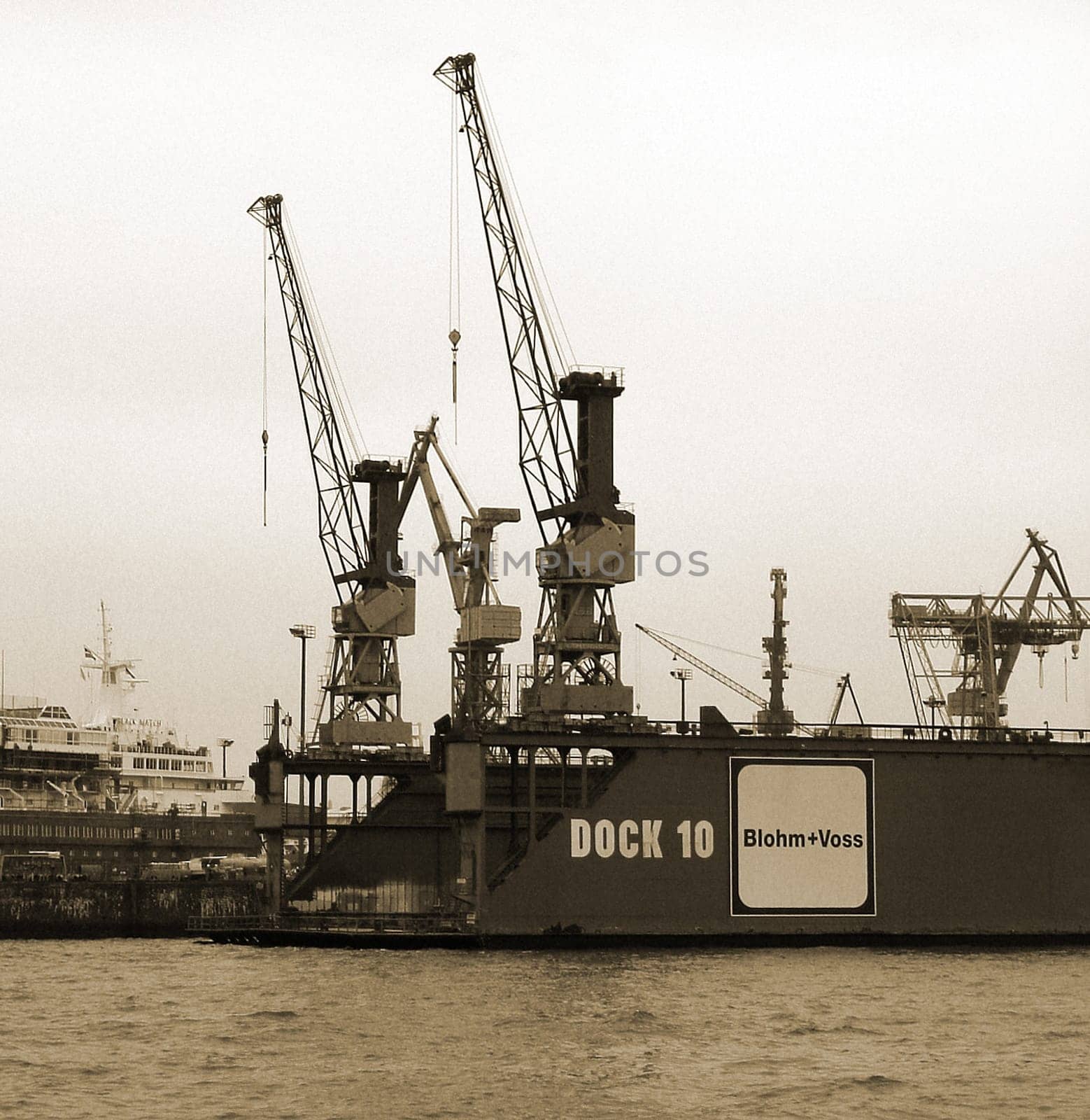 Port of Hamburg on Friday,29.04.