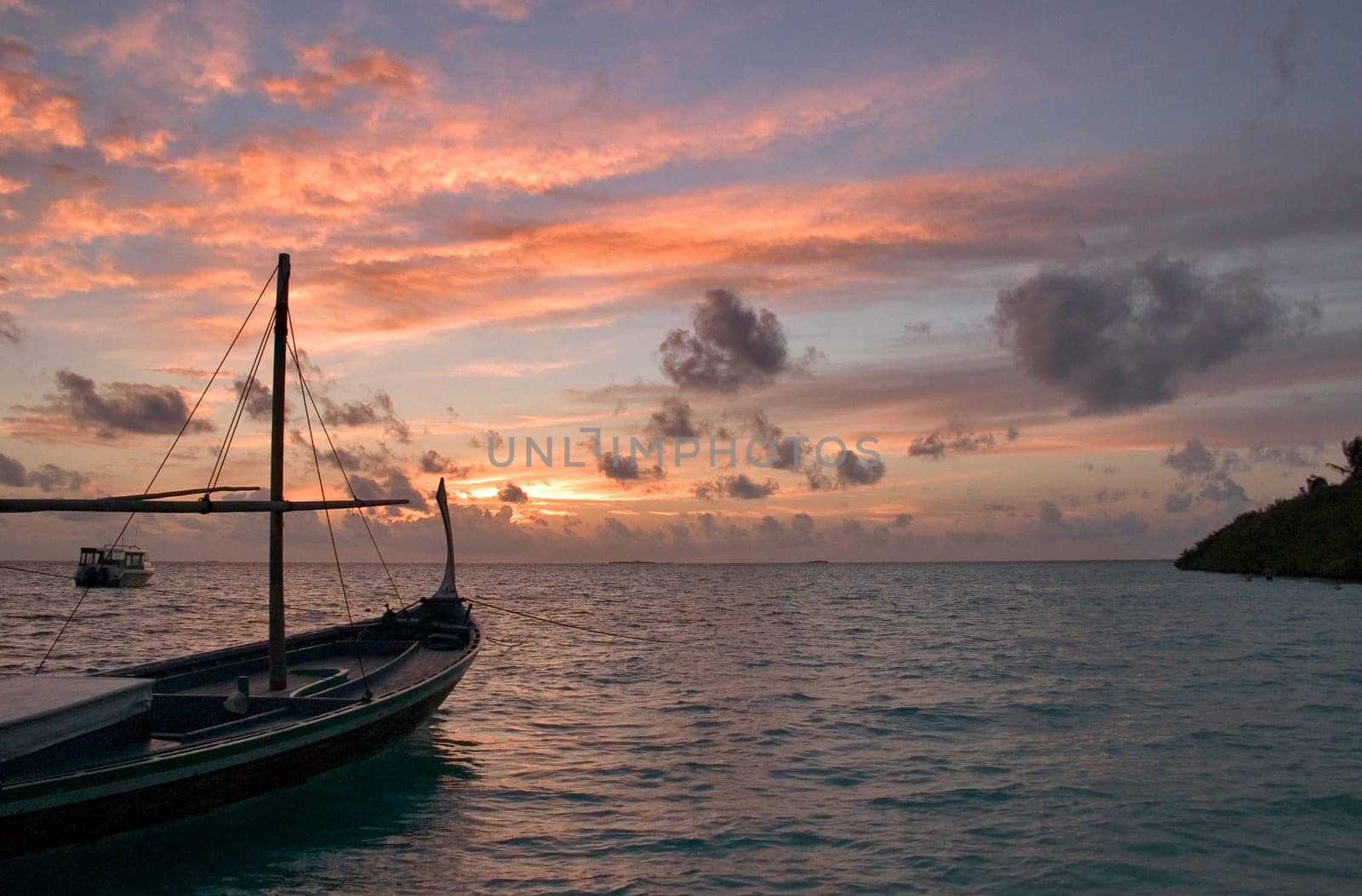 Dhoni at sunset