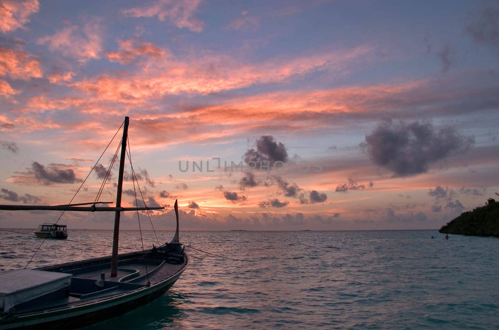 Dhoni at sunset