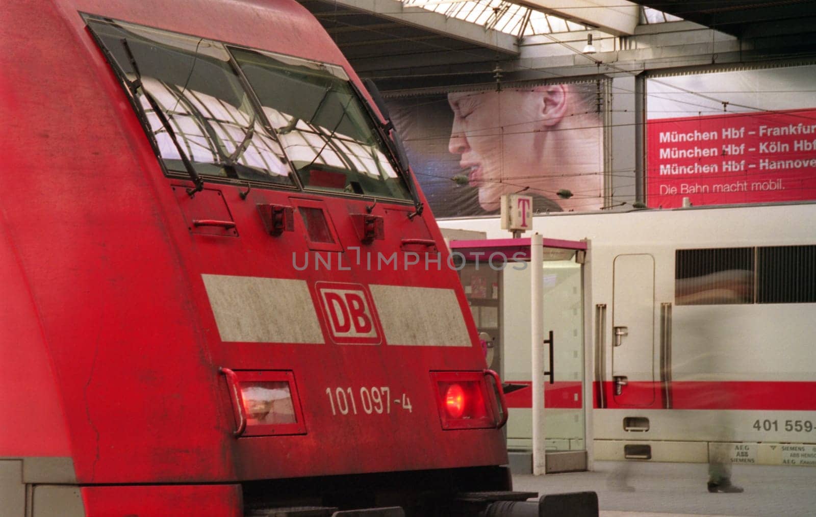 Hurry at the main train station