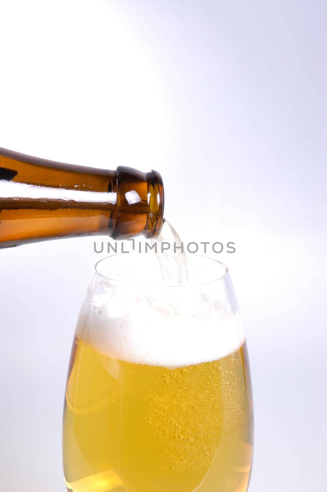 ((beer glas) or (beer bottle) or (beer and drink) or (beer and enjoy)) without cocktail
