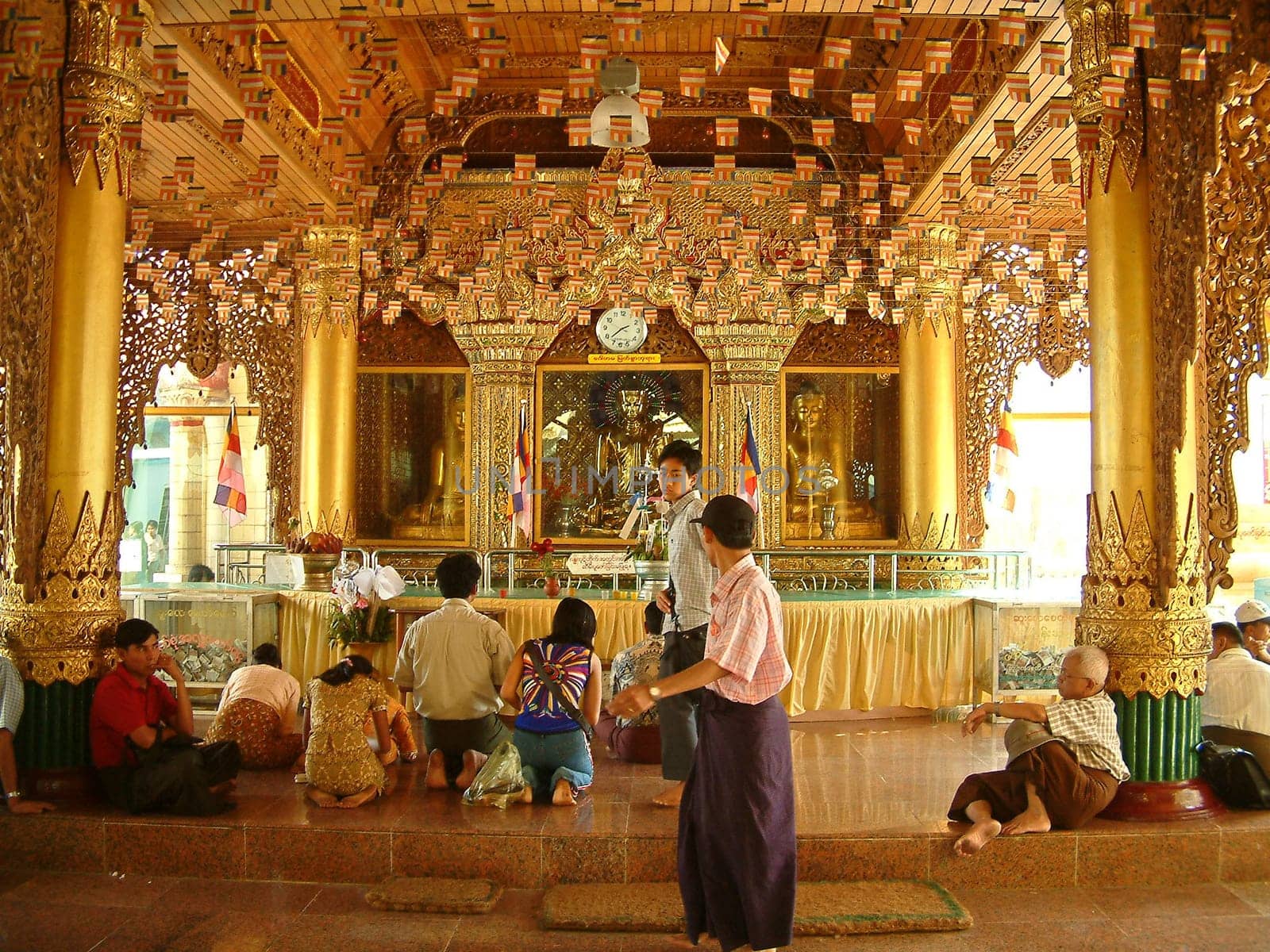 Sule Pagoda interior