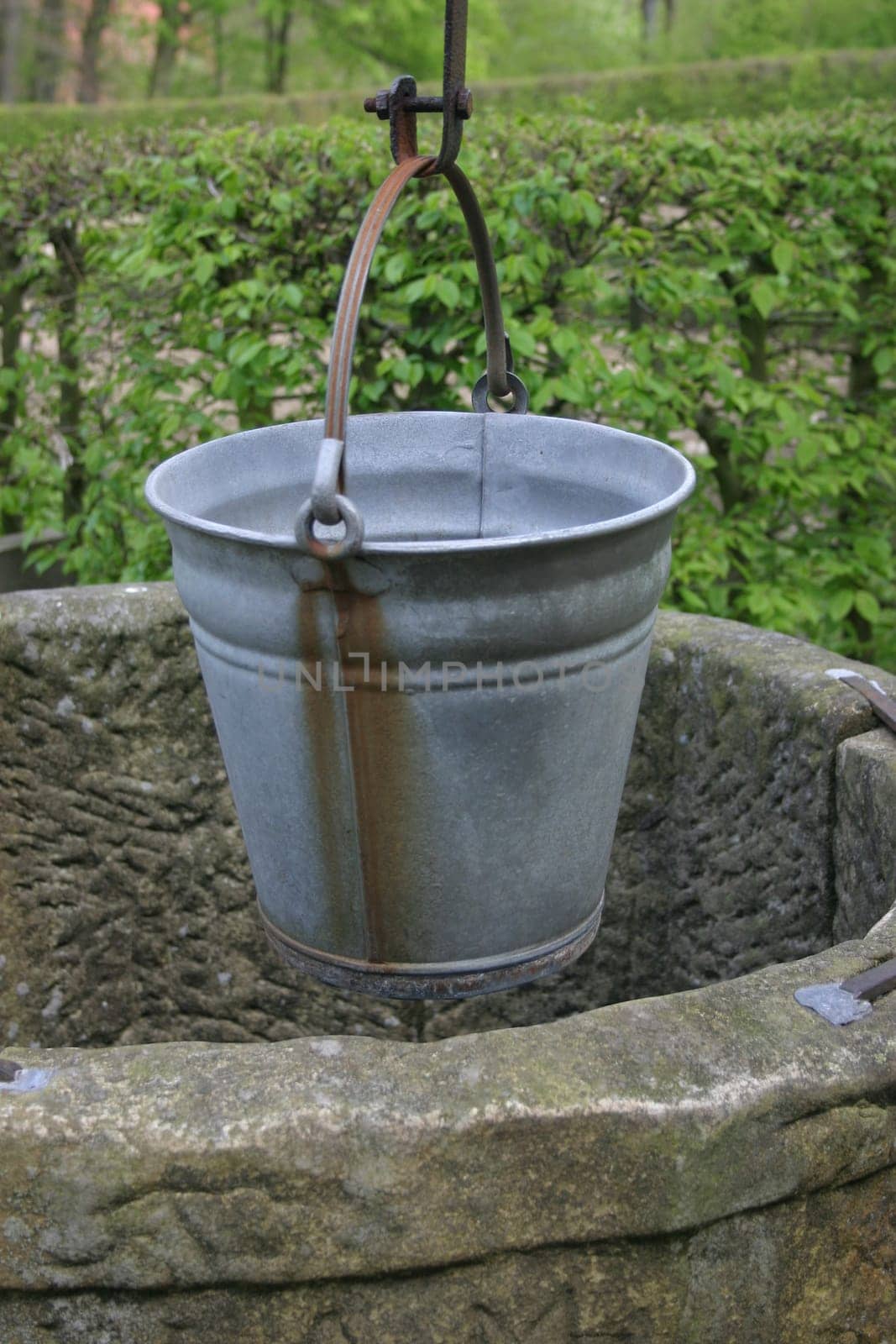 Fountain bucket