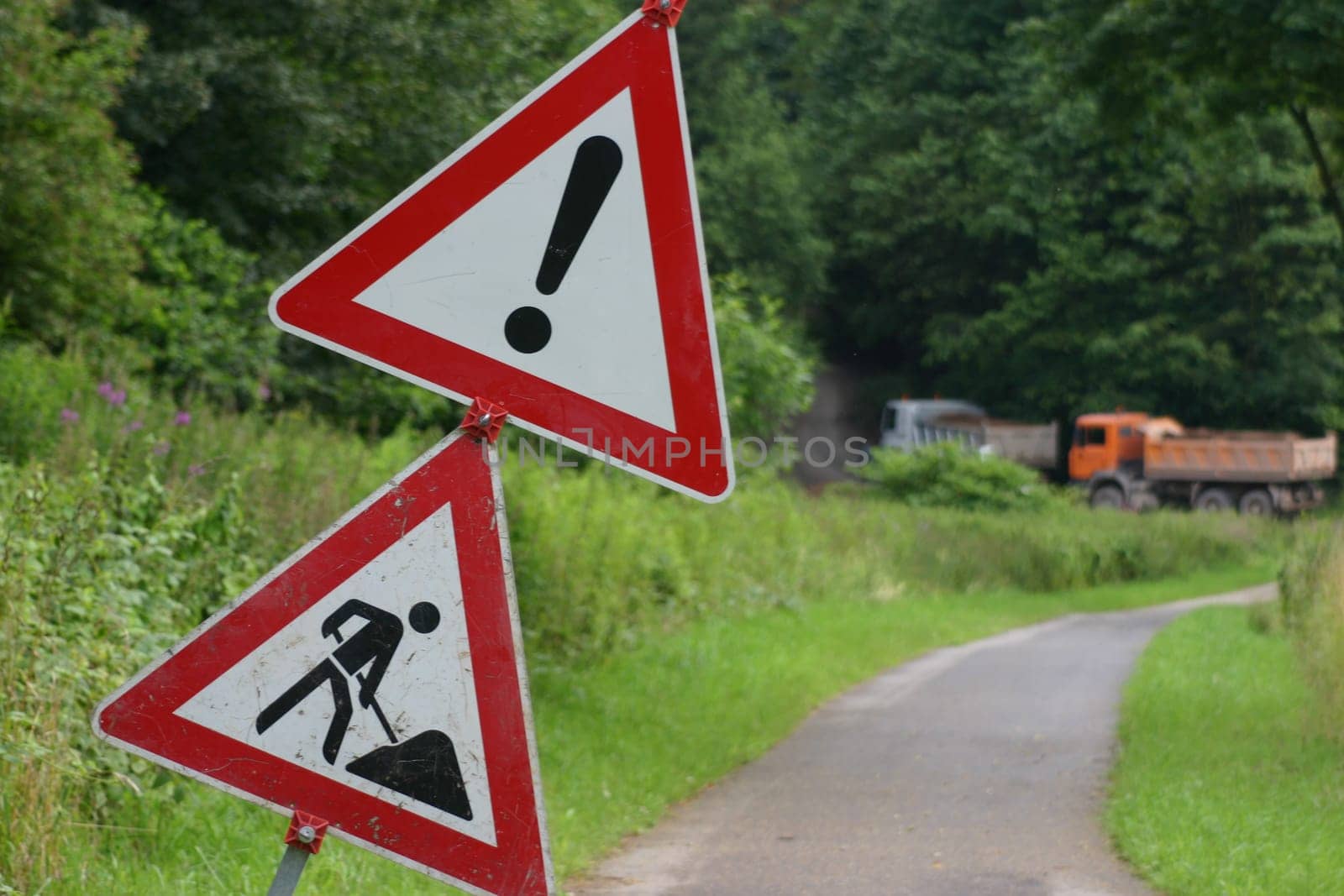 Attention construction site