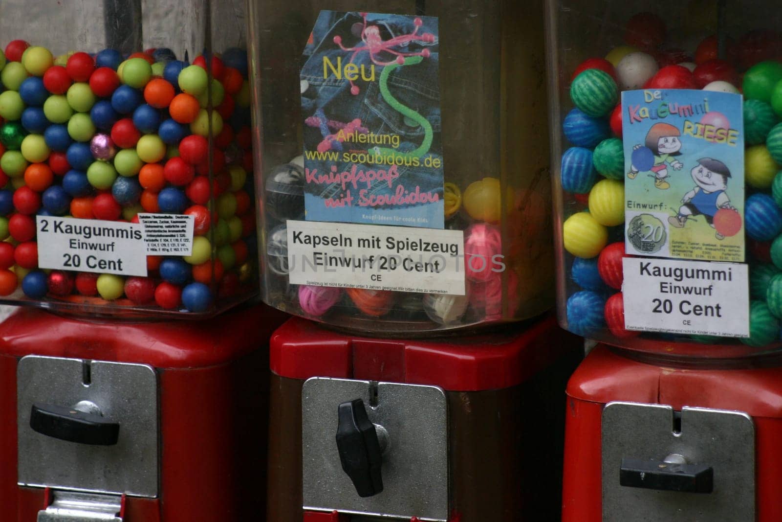 Chewing gum machines