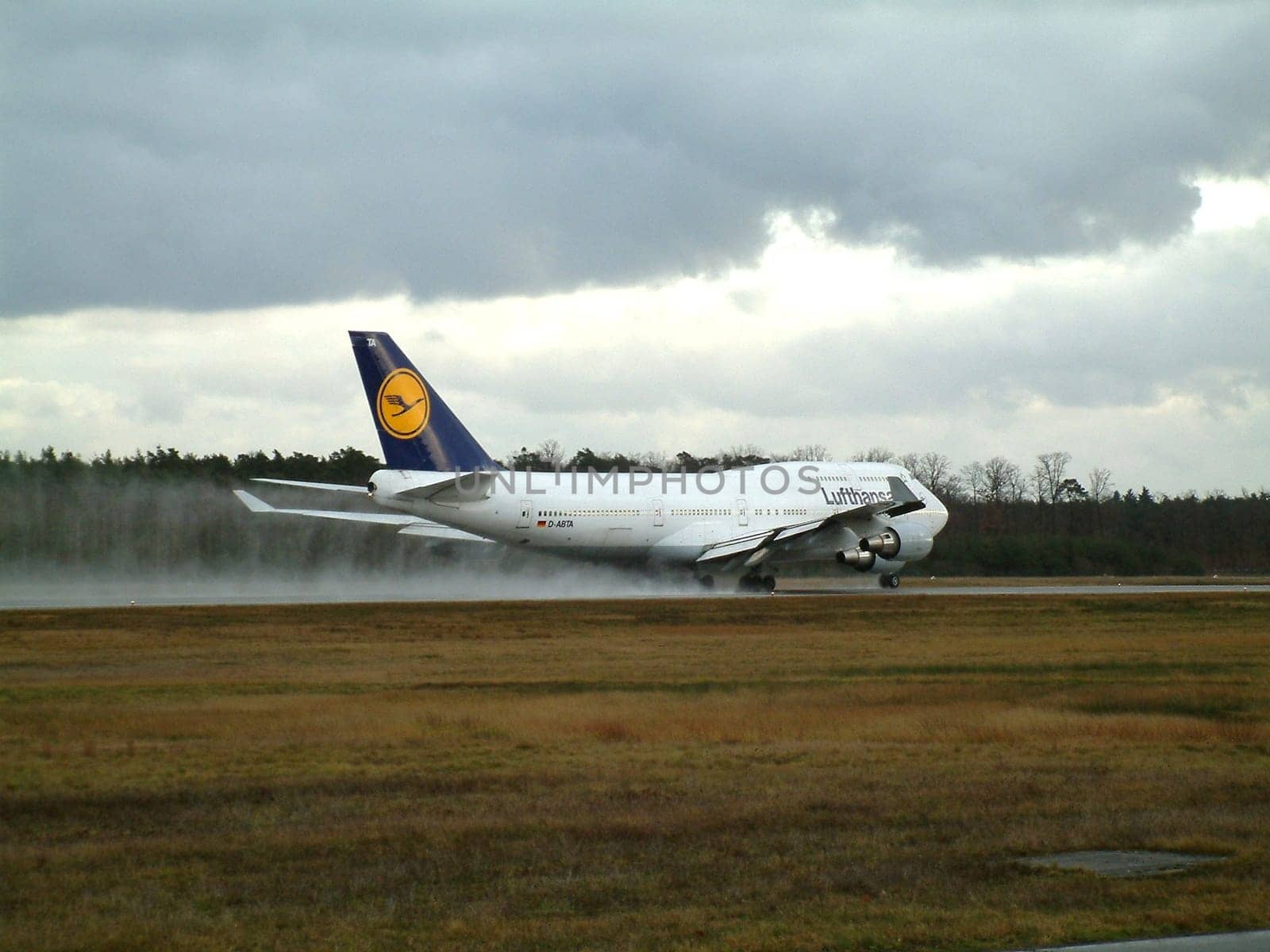 LH 342.....off to the sun