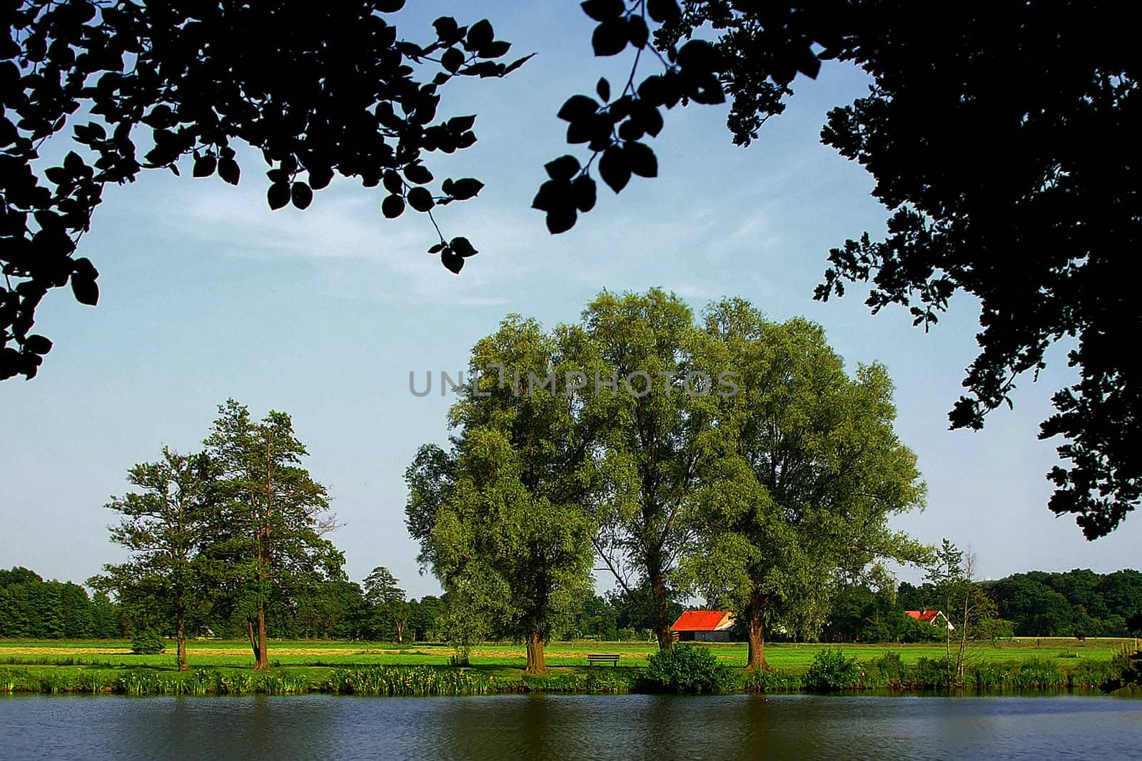 The lake in the Hasport recreation area in Delmenhorst. LG PeRiTo