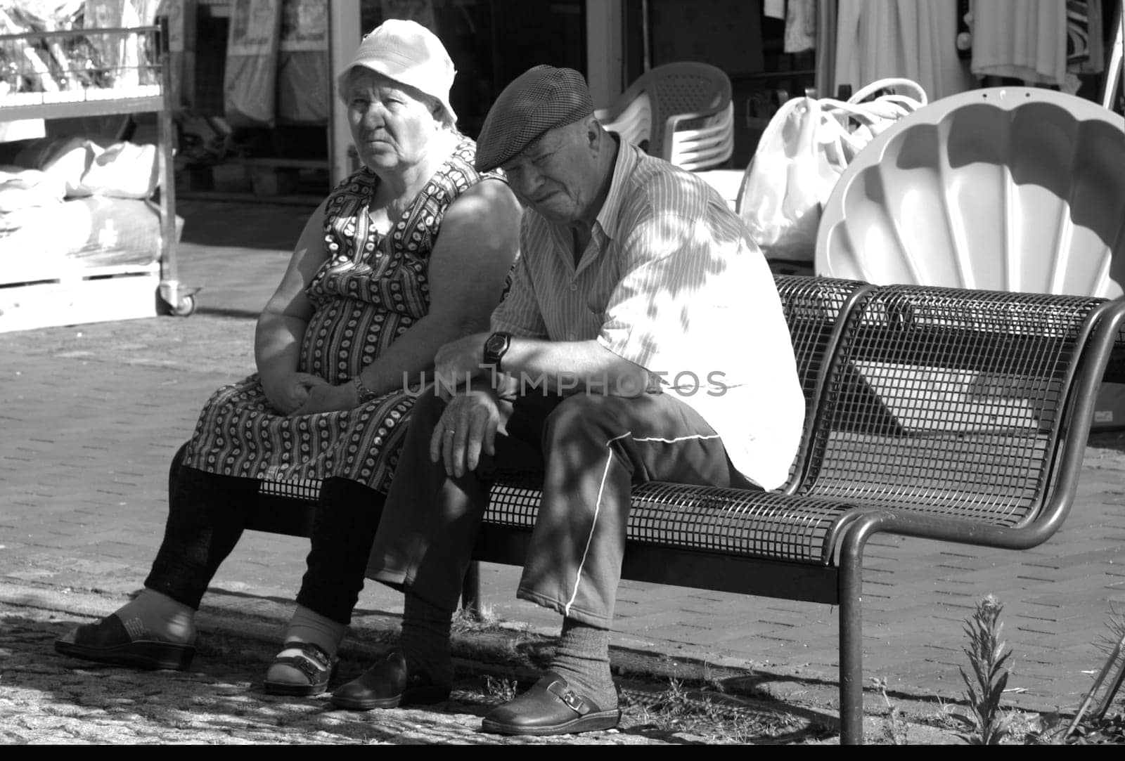 Old Couple,Downtown Hoya,Canon D30