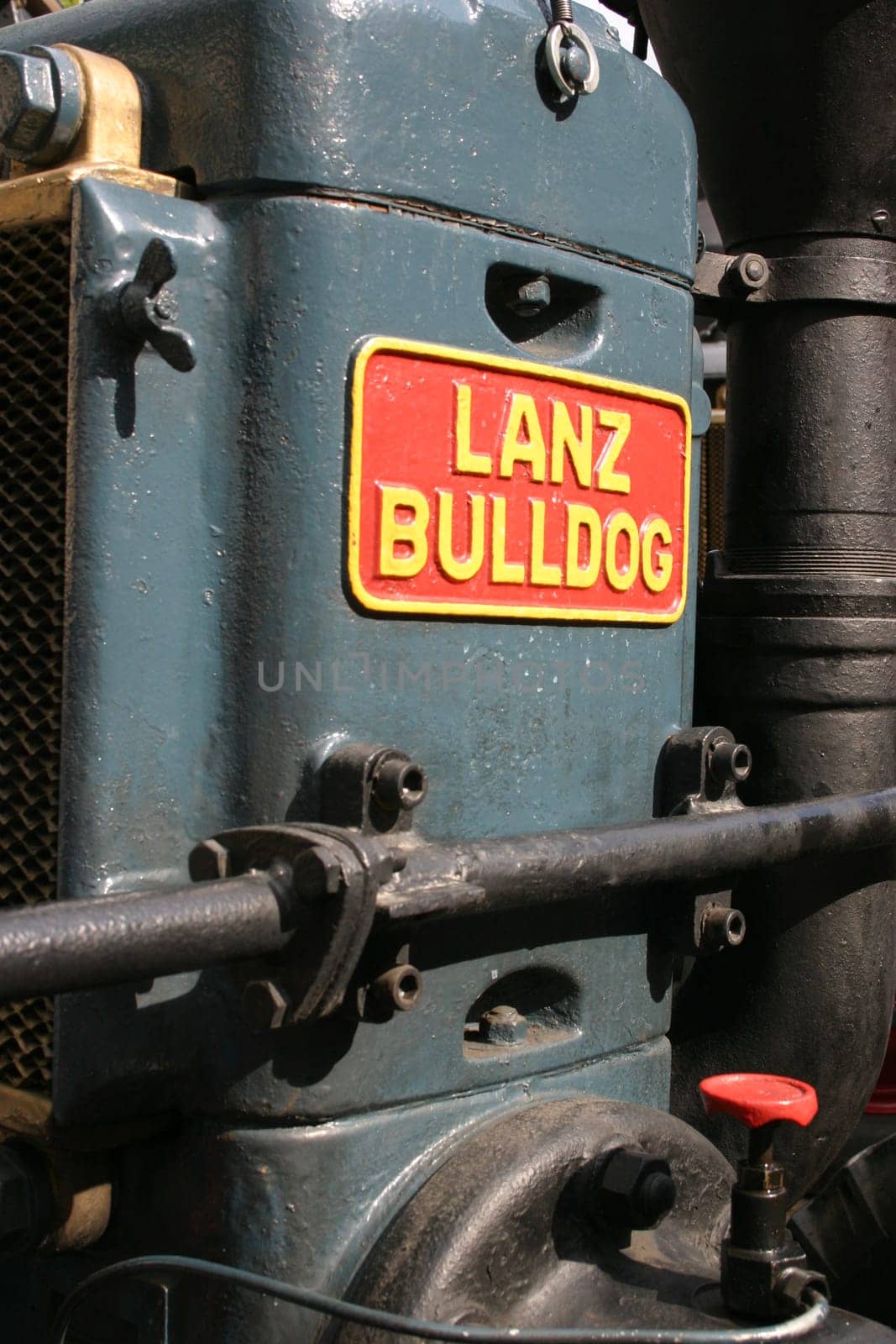 Bulldog Tractor