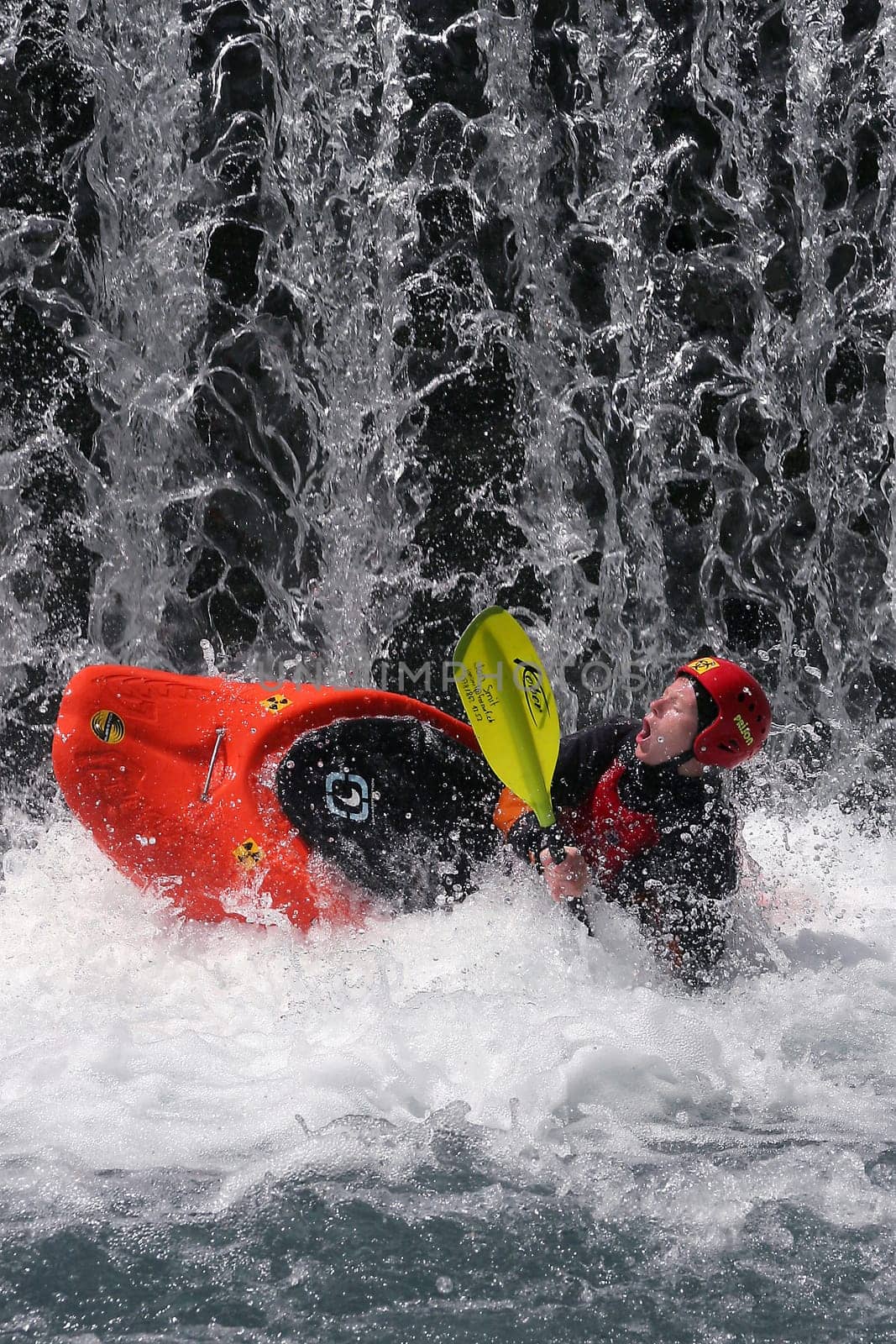 this is the third part of this action. the landing !  there are actually people who drive down such a waterfall backwards. Here is another picture of this crazy  -) Action.....