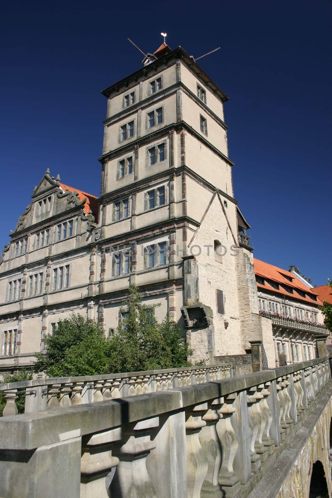 Brake Castle (Brake is a district of Lemgo,Lippe district) houses the Weser Renaissance Museum,which is well worth seeing.