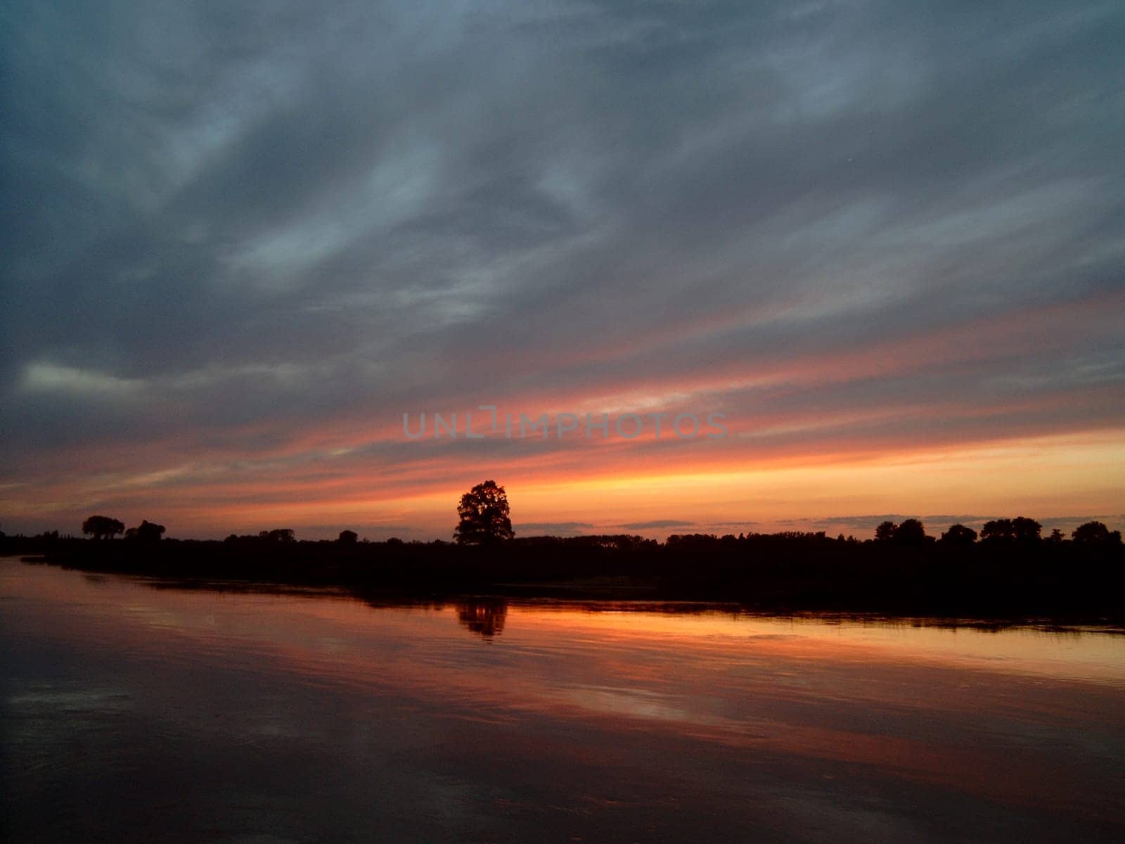 sunset or (sunset beach) or (sunset nature) or (sunset skyline)