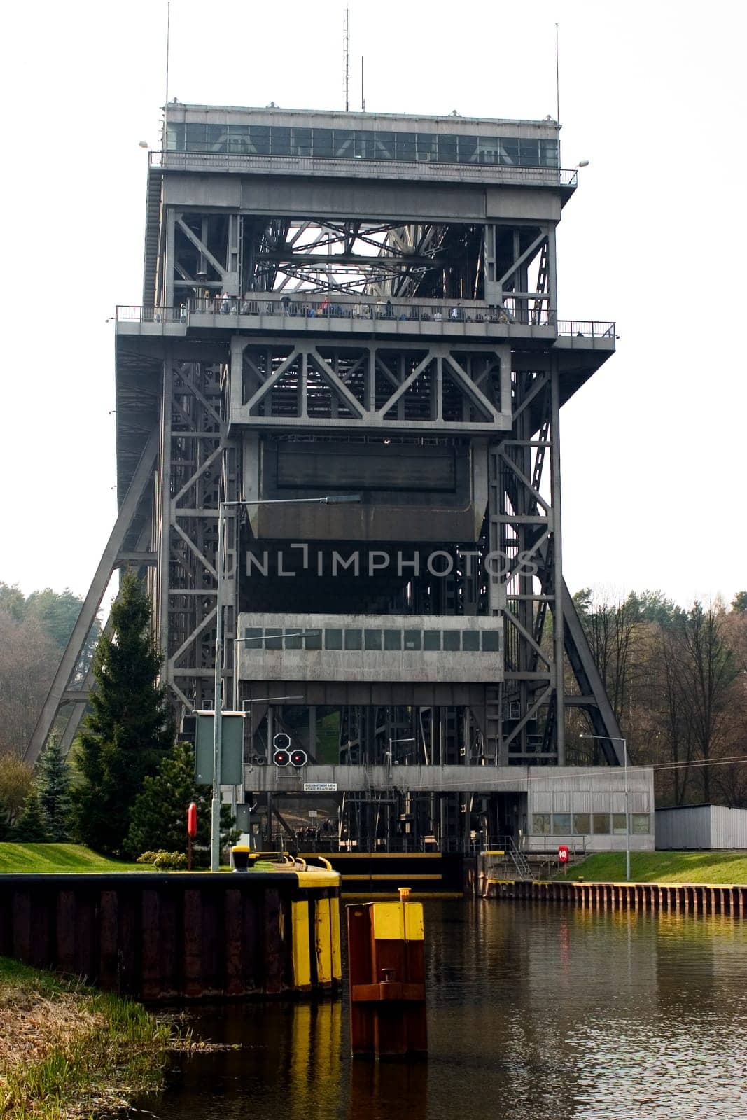 Ship lift 02