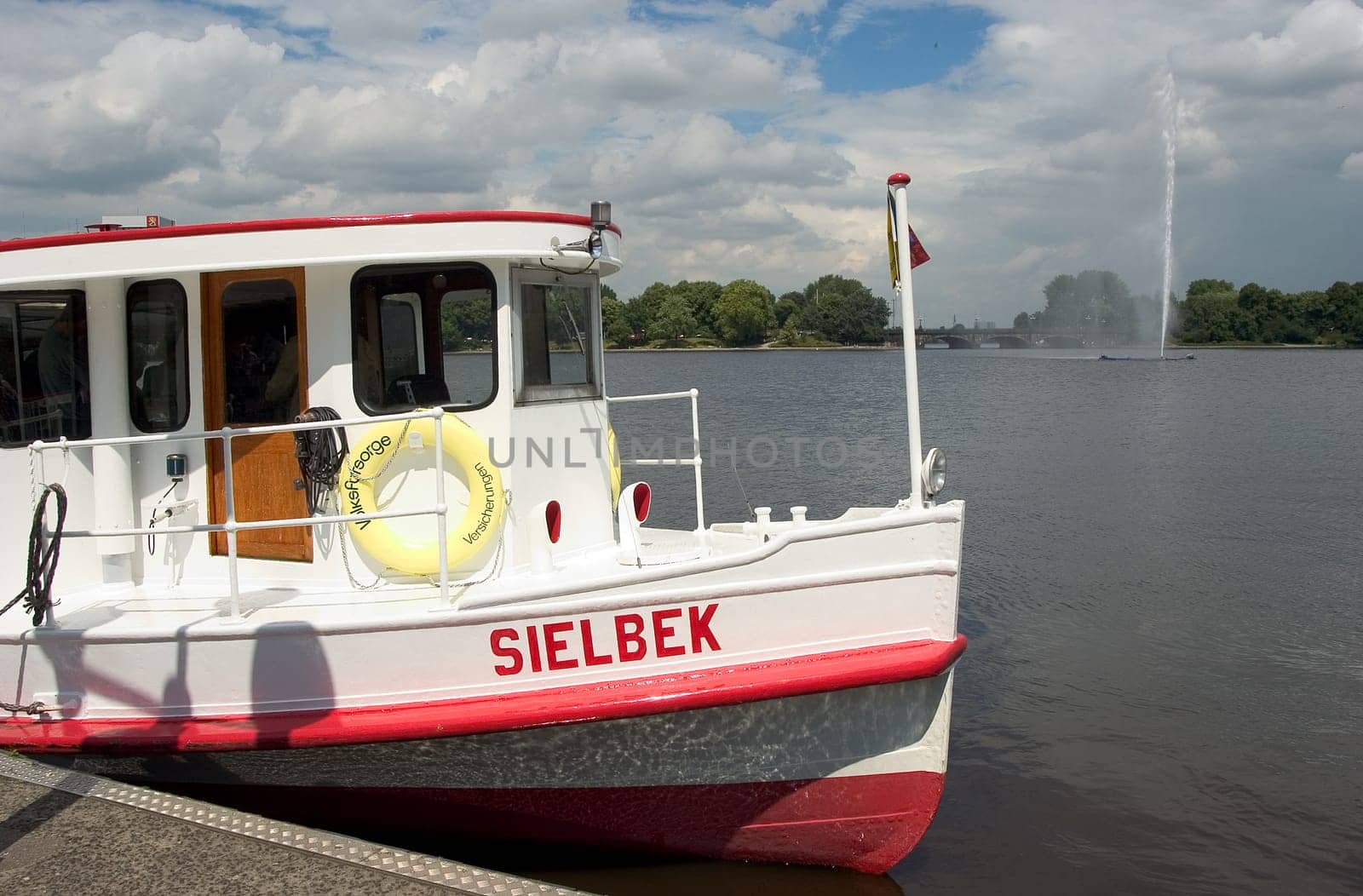 Alster steamer 02