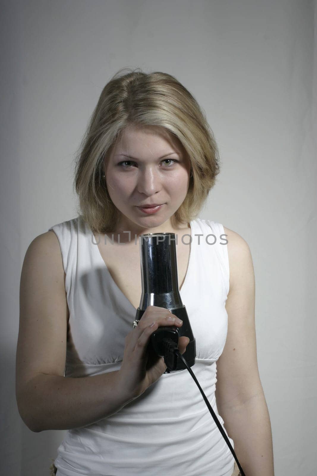 Serial shot "The Weapons of Women"" - Picture 3 of 5"