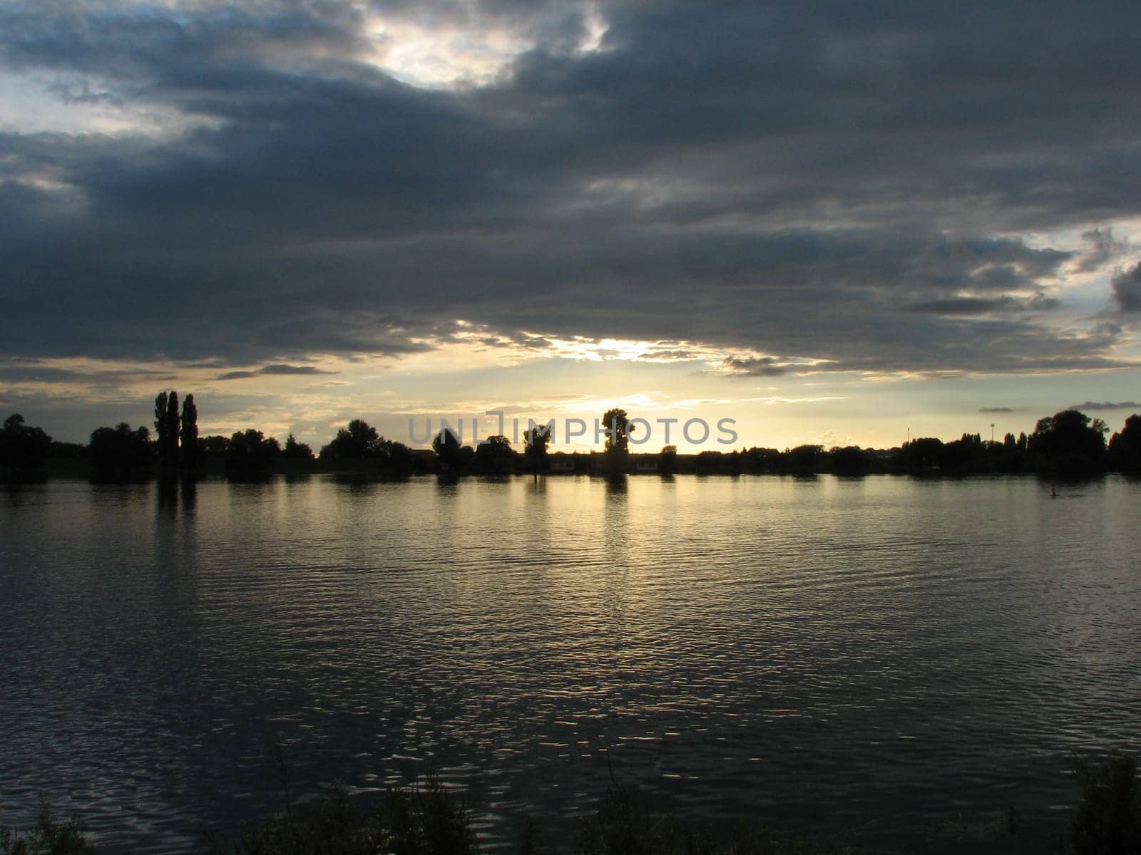 Taken on the Elbe in the autumn light