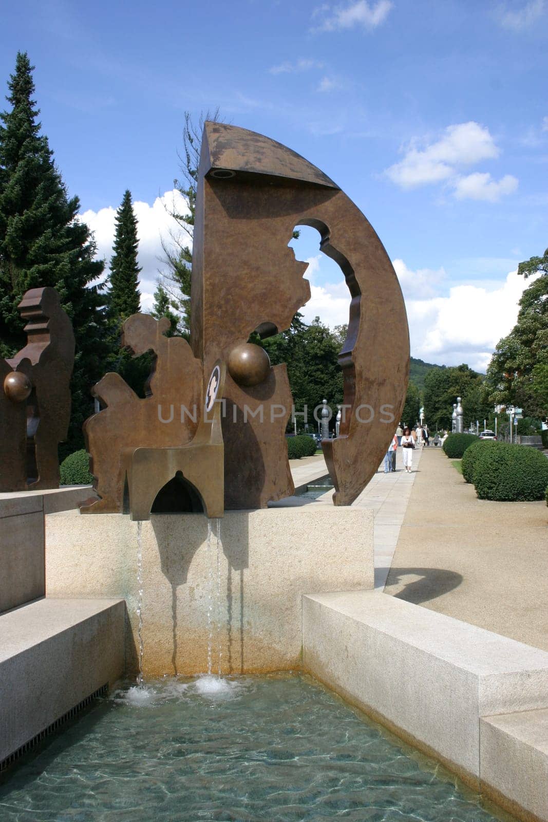 Statue at the end of the watercourse in the Untere Hauptallee Bad Pyrmont (Expo 2000 project)
