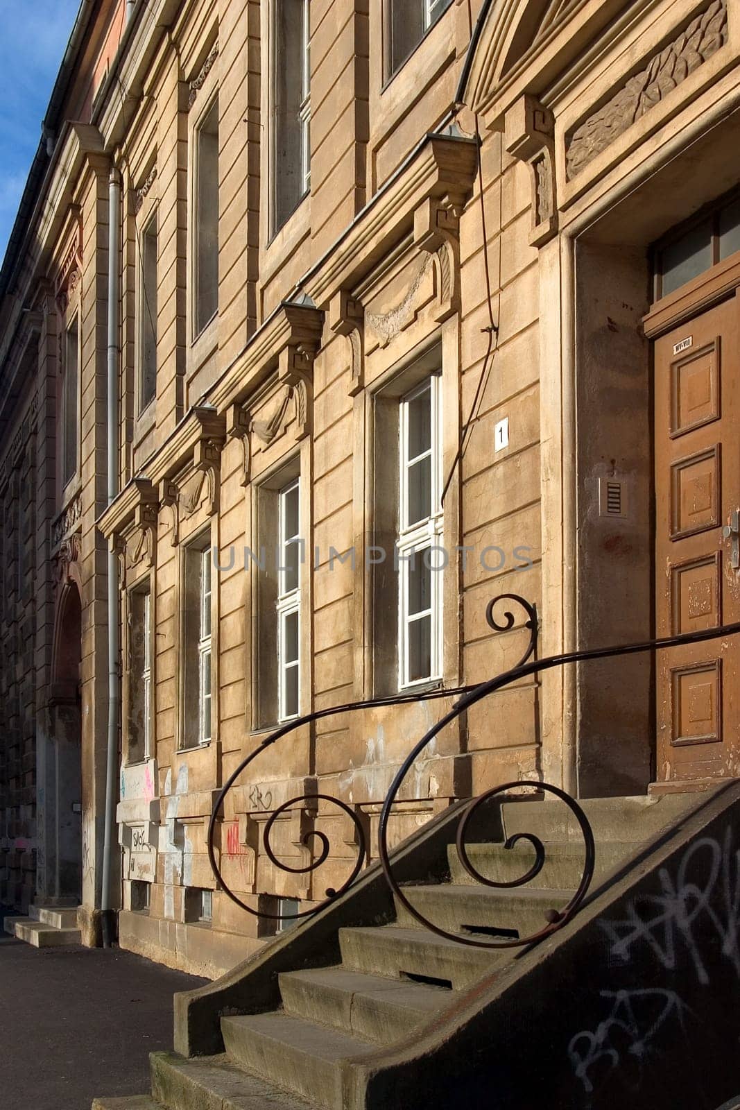 Entrance 01