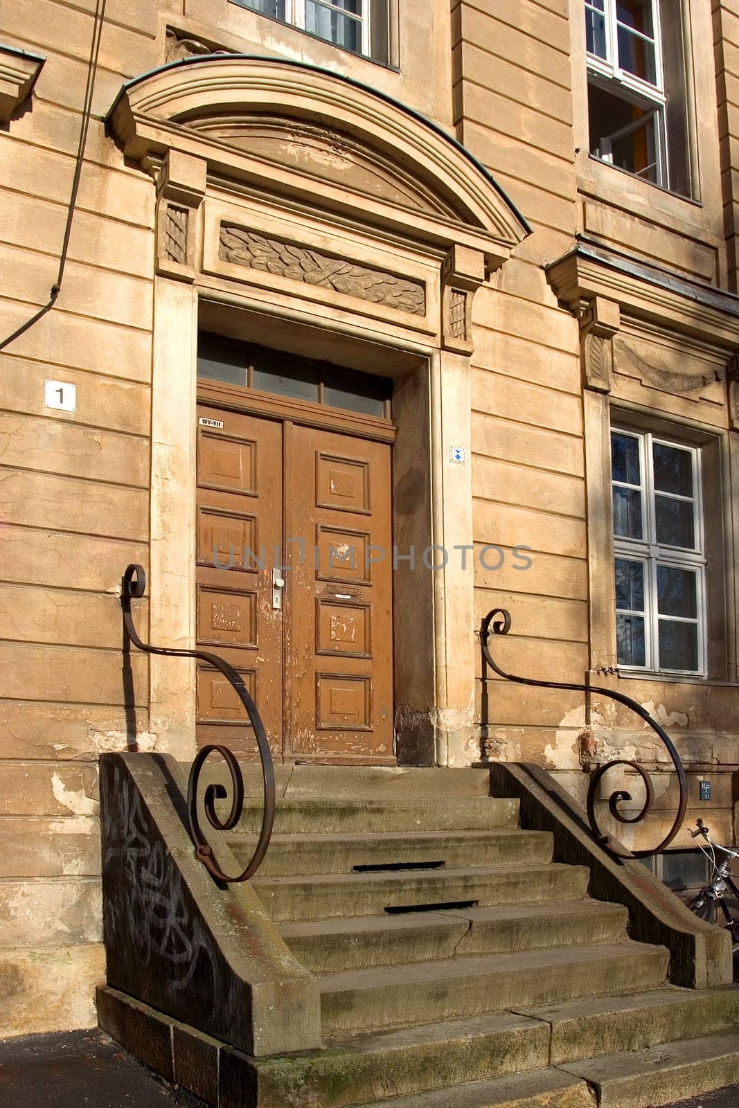 Entrance 03