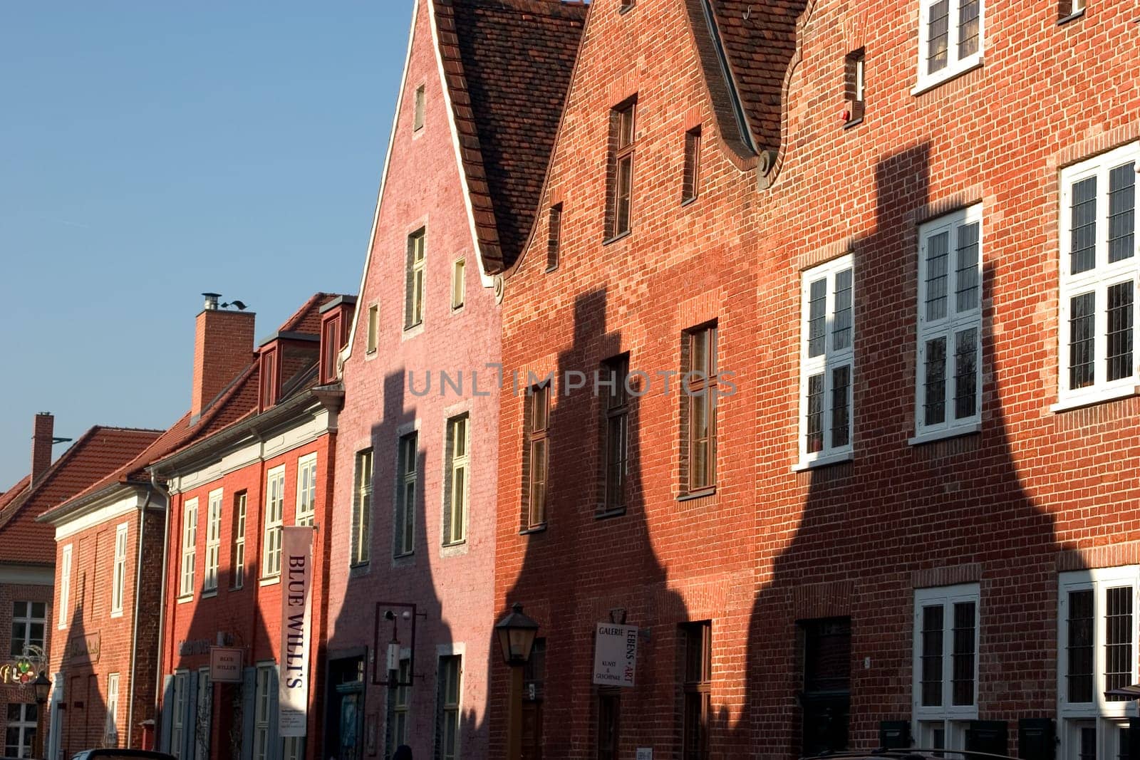 Holland houses with shade