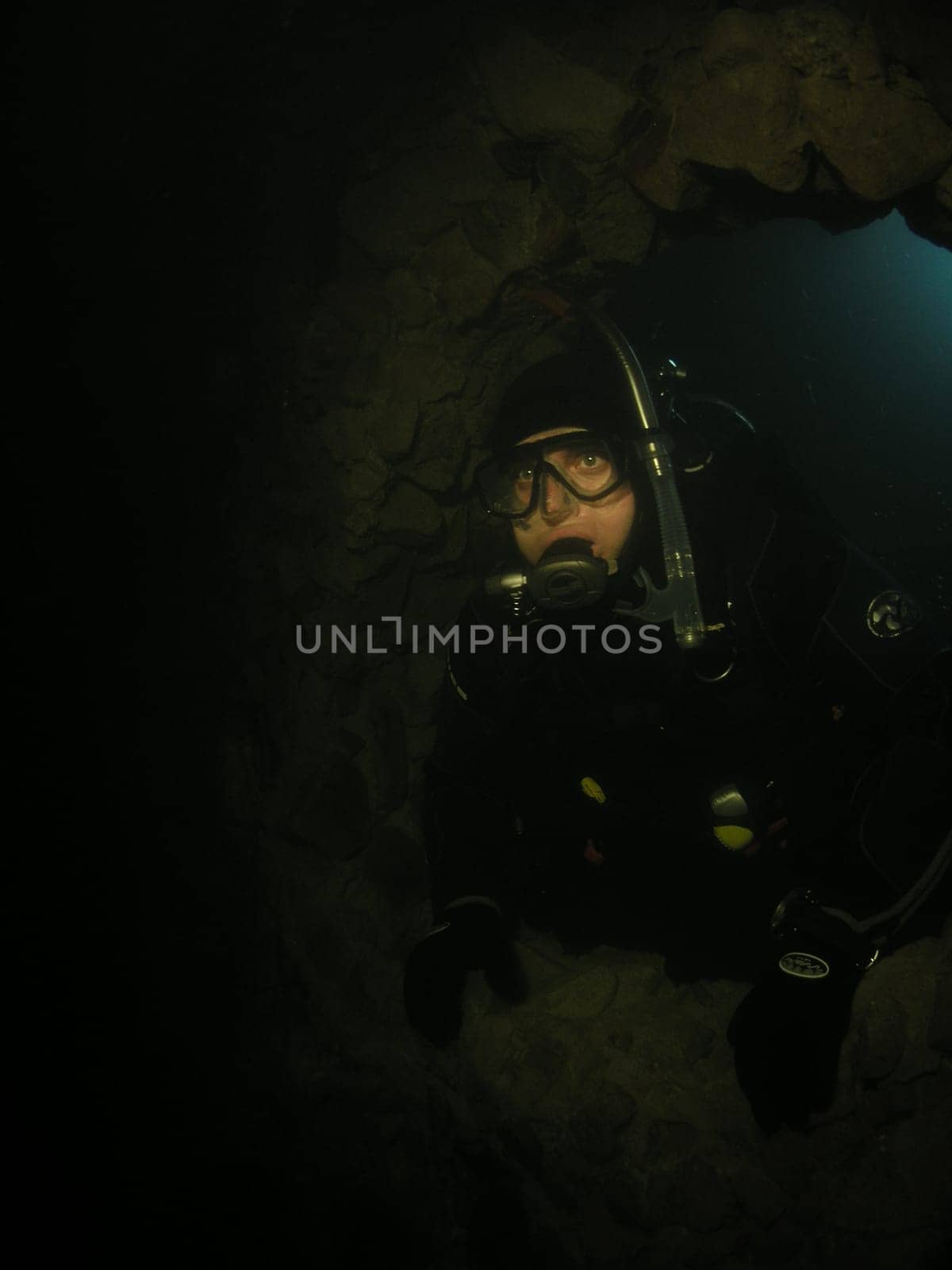 In the cave system in the UW-Park Ibbenbüren,although you actually dive in a "garden pond"",an incredibly exciting atmosphere arises!"