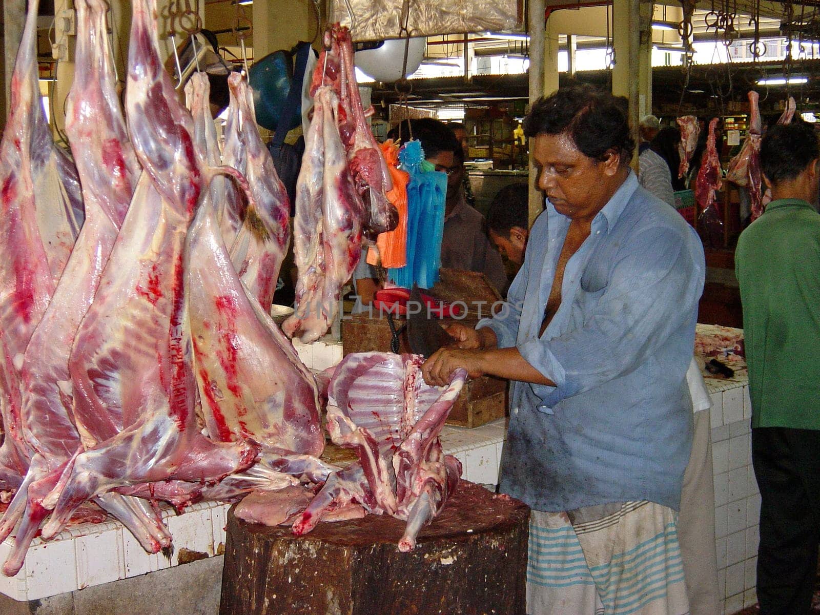 Muslims around the world are preparing for the Eid Al Fitre festival,which marks the end of the fasting month of Ramadan. This year the festival will be celebrated on November 4,2005. As a feast,mutton,especially offal,is highly sought after. The Einka