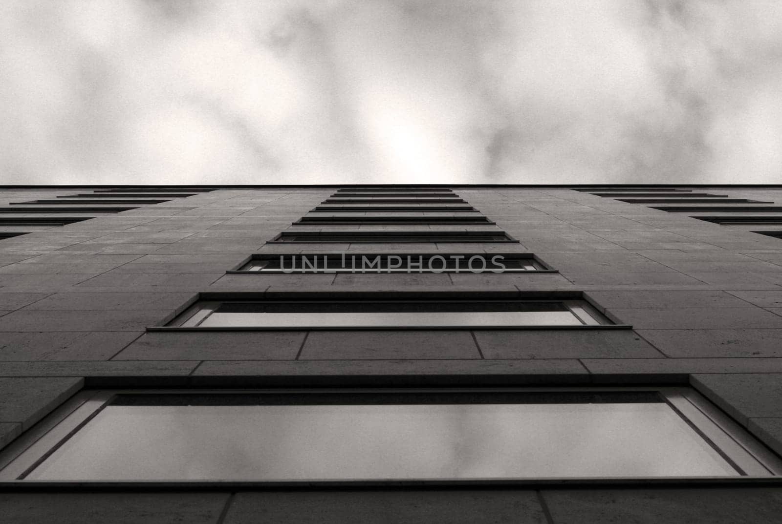 I wanted to try my hand at architectural photos... But it's not my motive,so the first one remains the last attempt for the time being.... So it's unique and worth a fortune!  -)