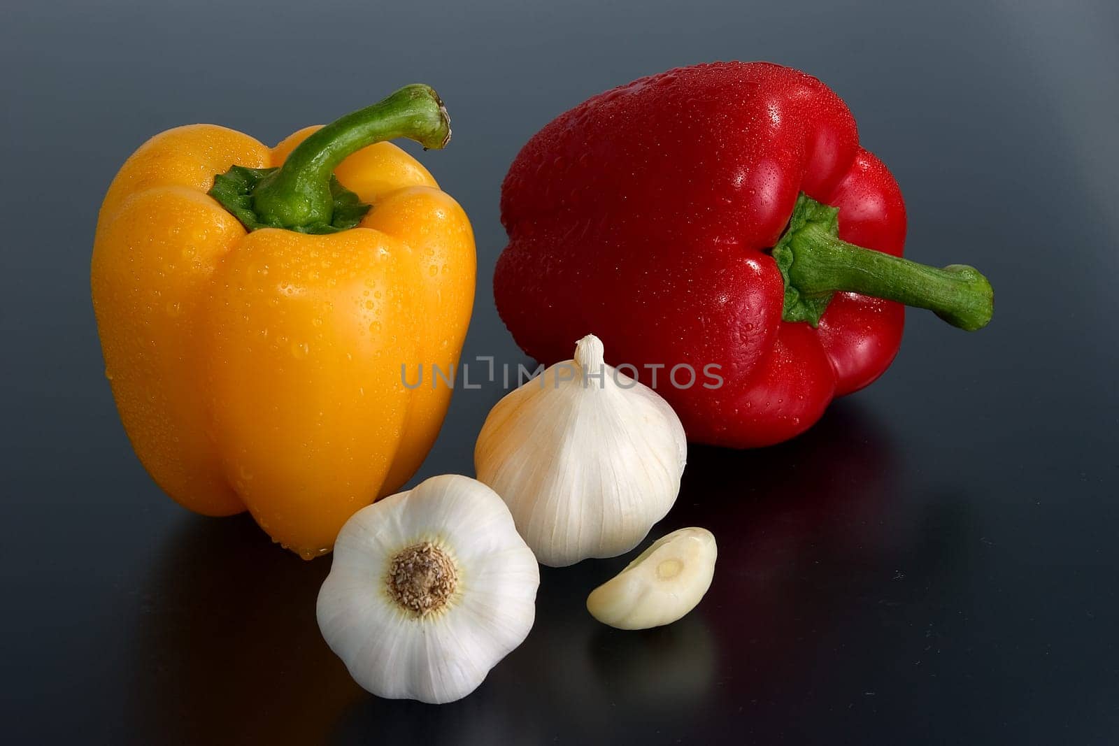 Bell pepper garlic 02