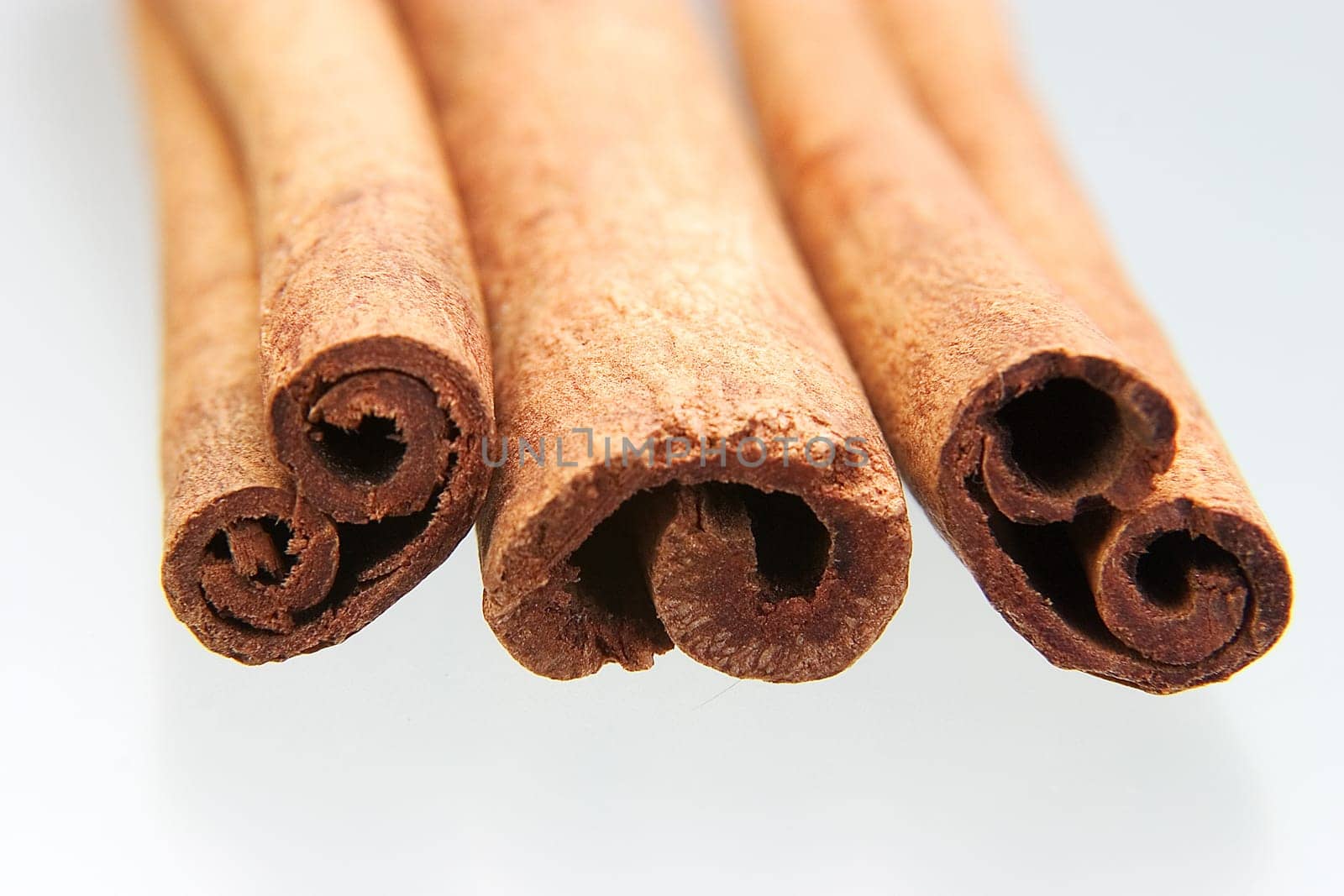 Cinnamon sticks 02