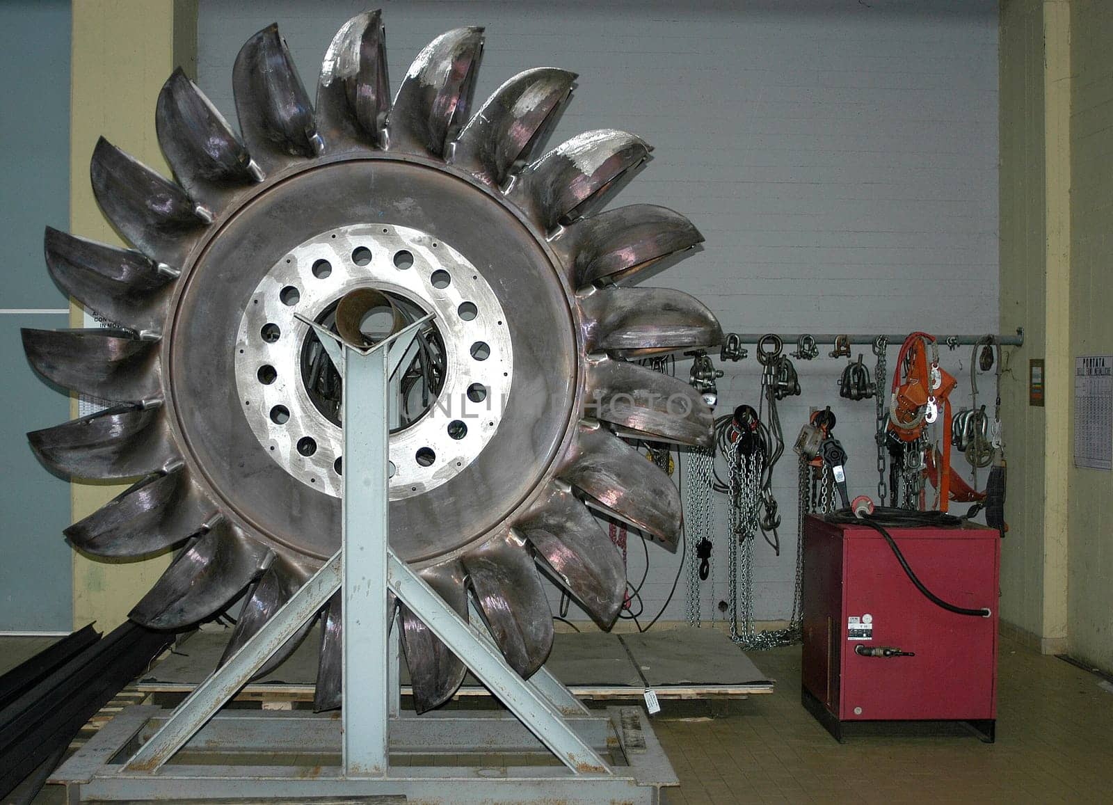 Something like this is used to generate electricity. The part is made of stainless steel and has a diameter of 3.5 mt.