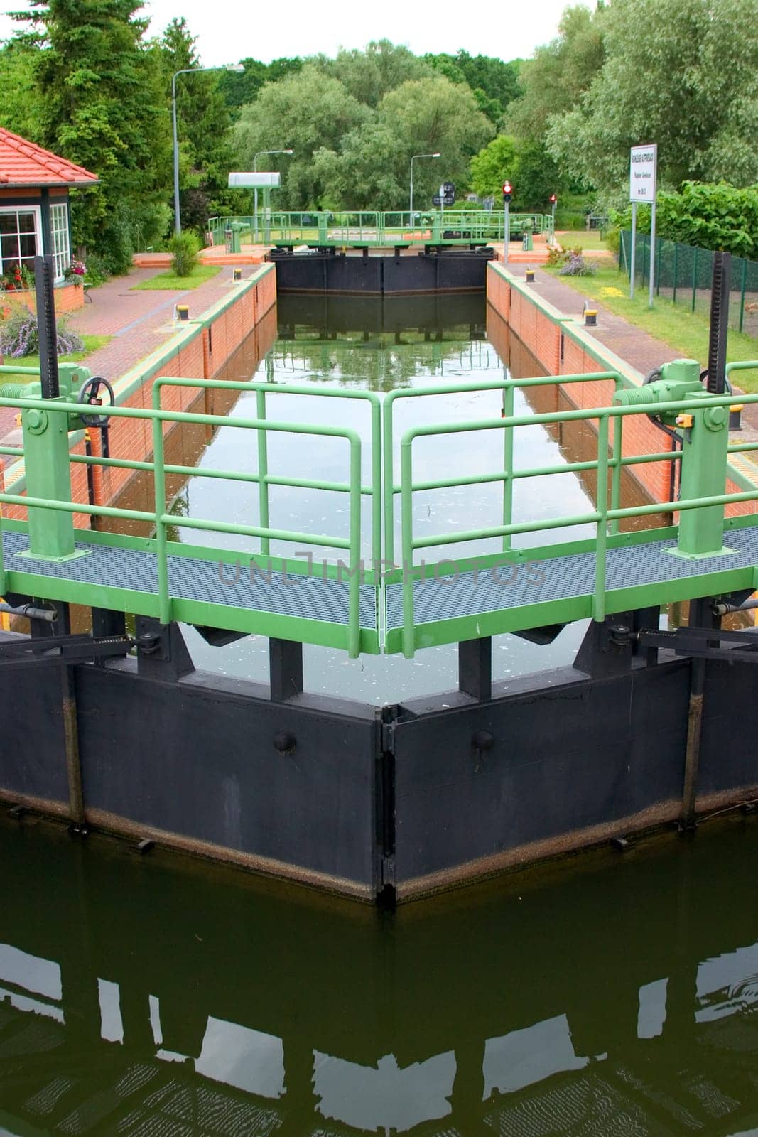 sluice