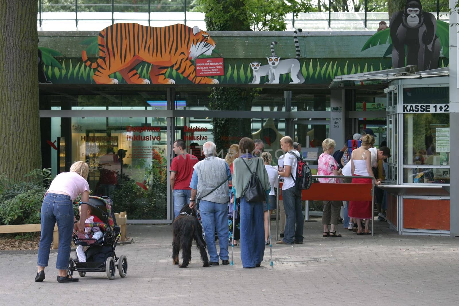 Visitors in front of a zoo entrance