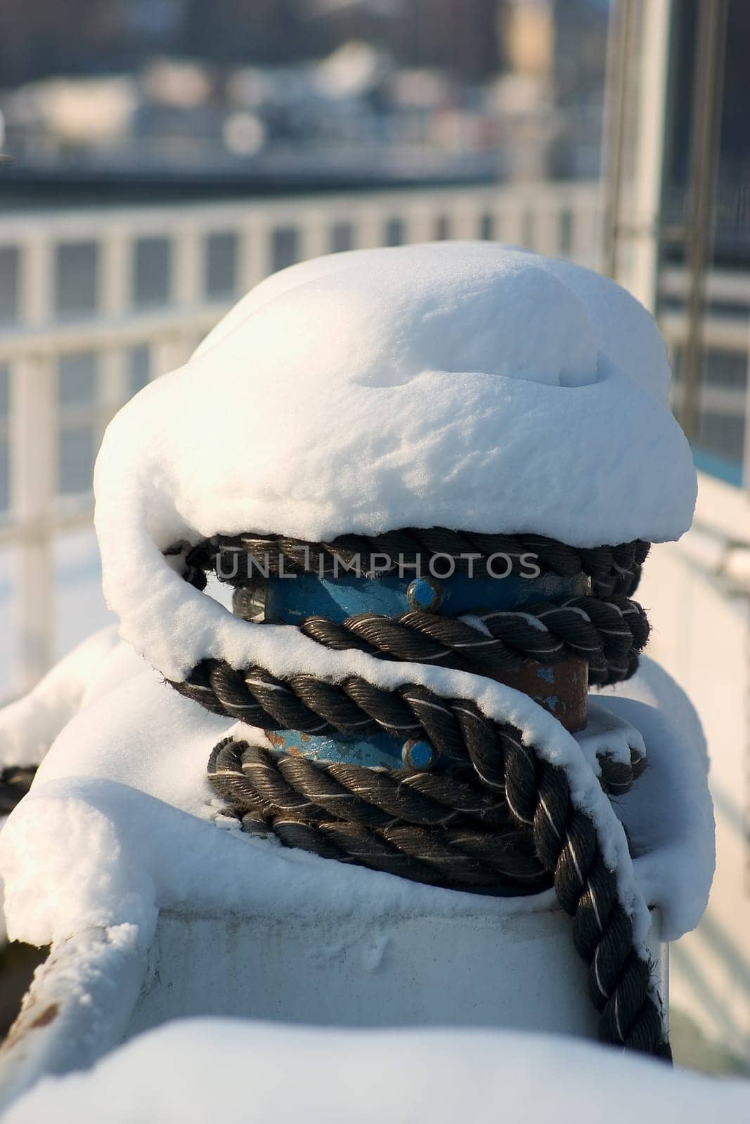 Snow bollards