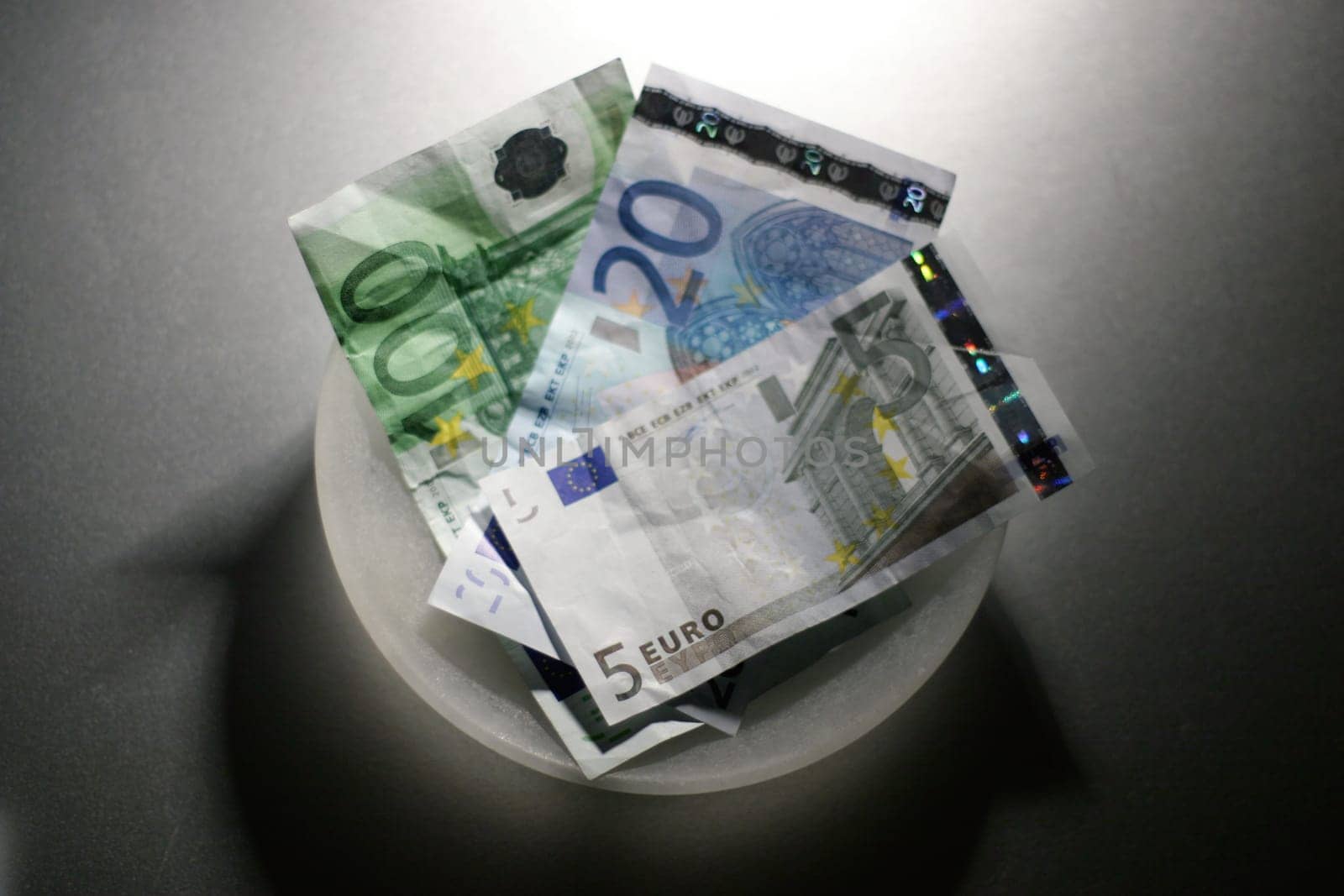 125 Euro