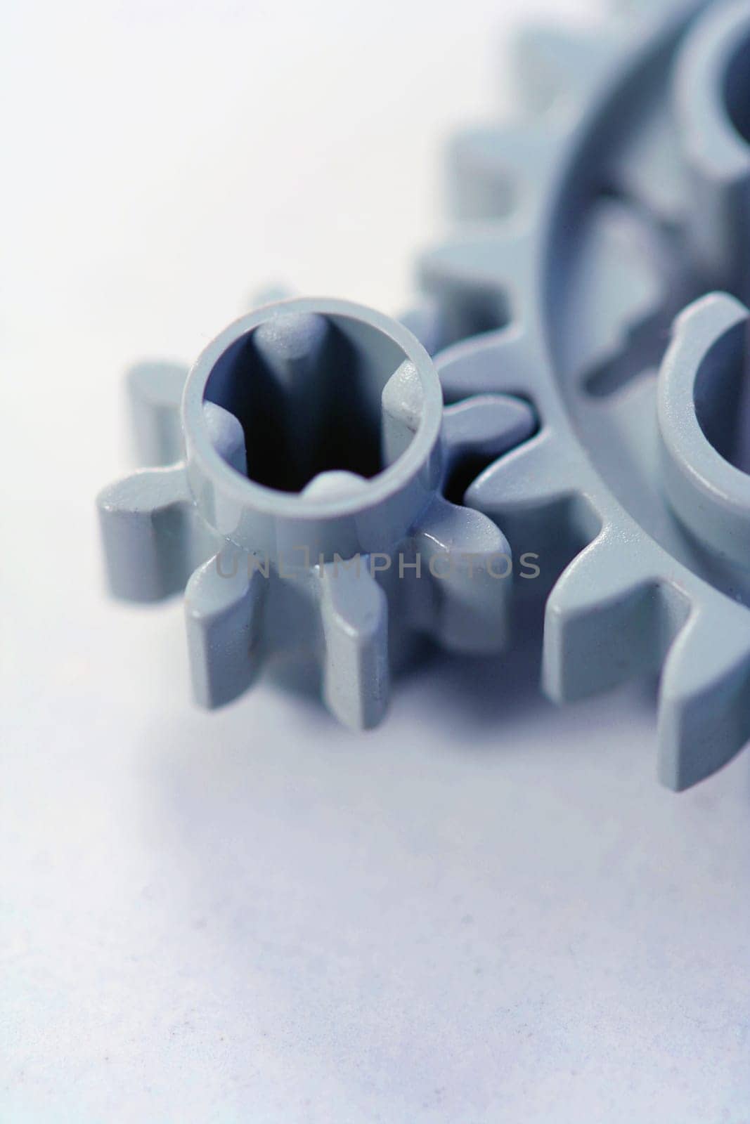 Cooperation with interlocking