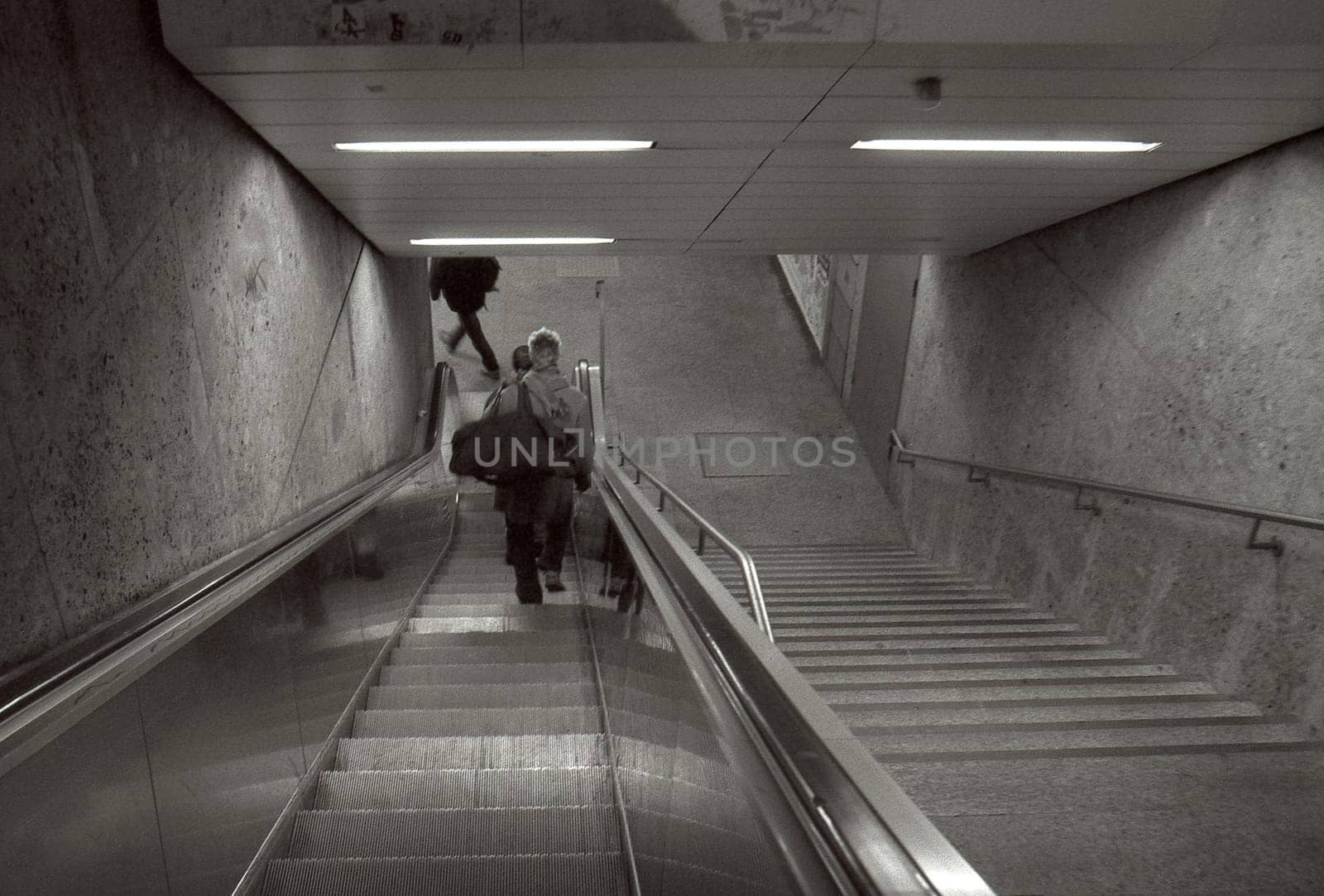iso 3200,Nikkor 28mm 2.0