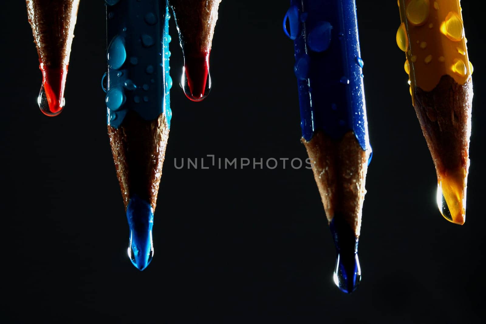 Crayon stalactites