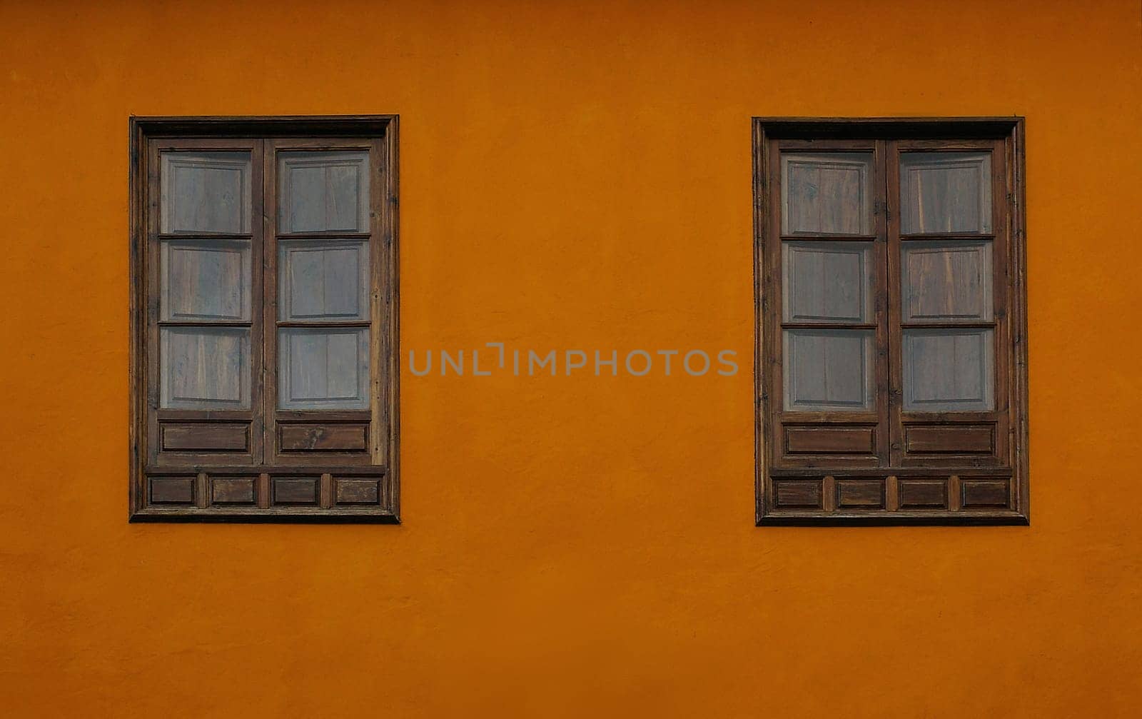Extremely minimal