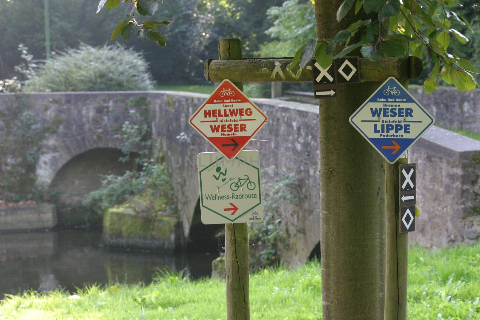 Signs at a cycle path junction in Lemgo-Brake (Lipperland)