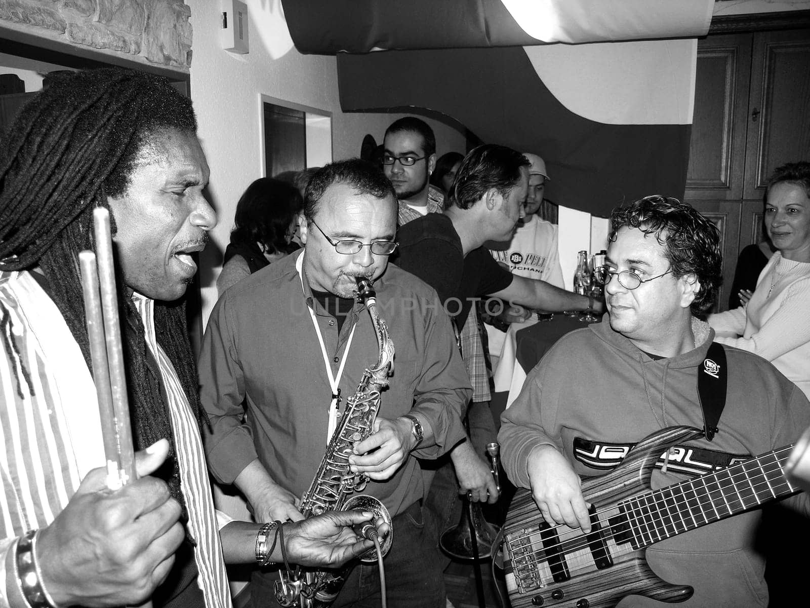 Music Session - House Music 2448 x 1836 Exposure time: 1/30 Aperture: 2.4 Focal Length: 7.1mm