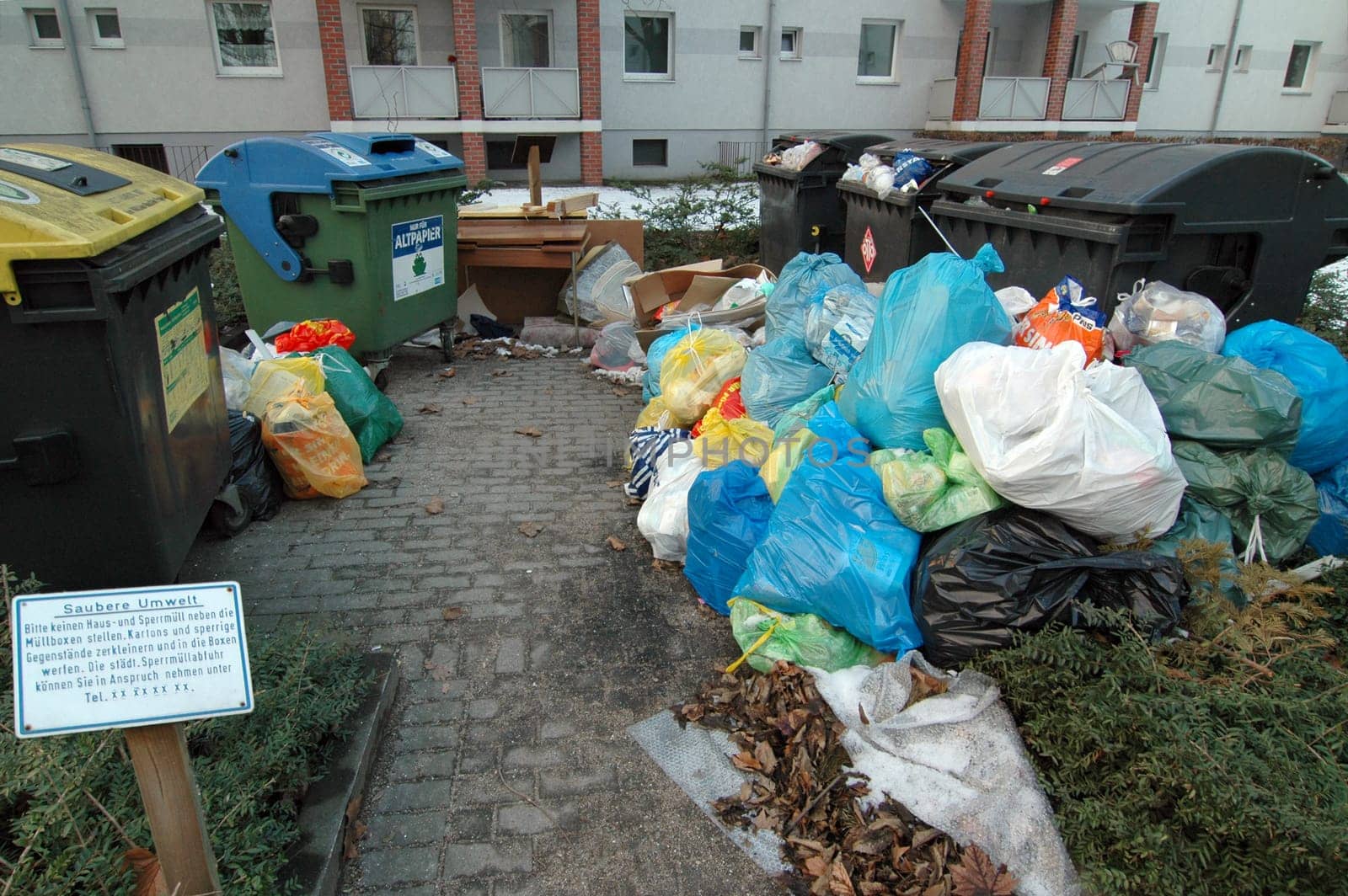 Note the "Clean Environment"" sign :)"