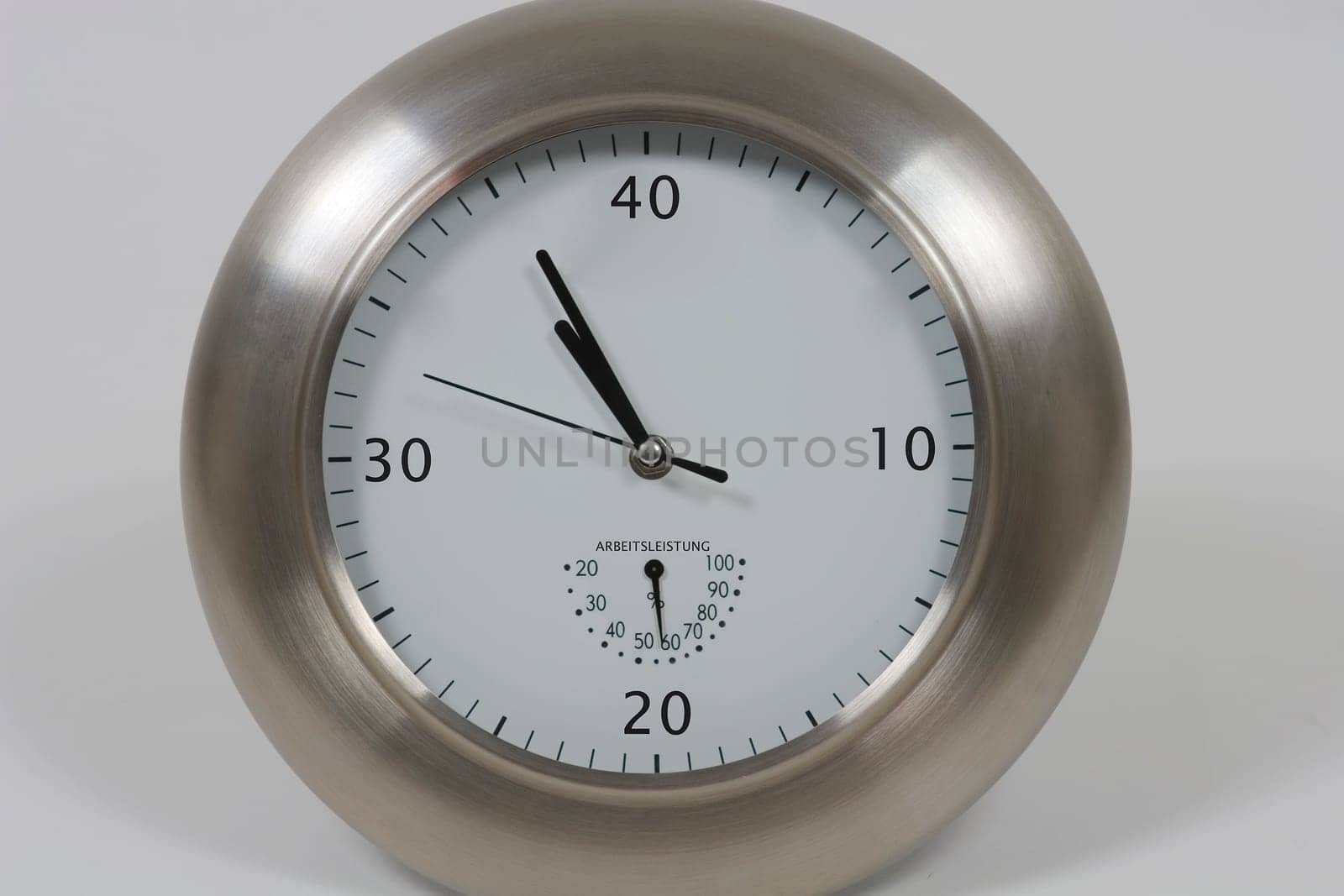 Clock with a different layout: 40 hours per week