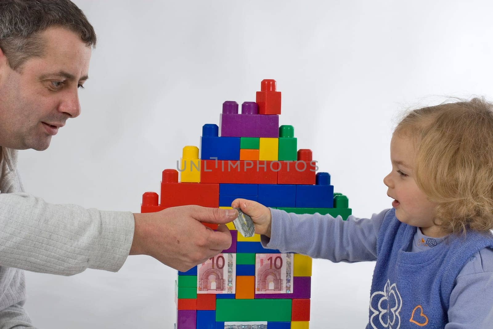 Child gives father money parental allowance