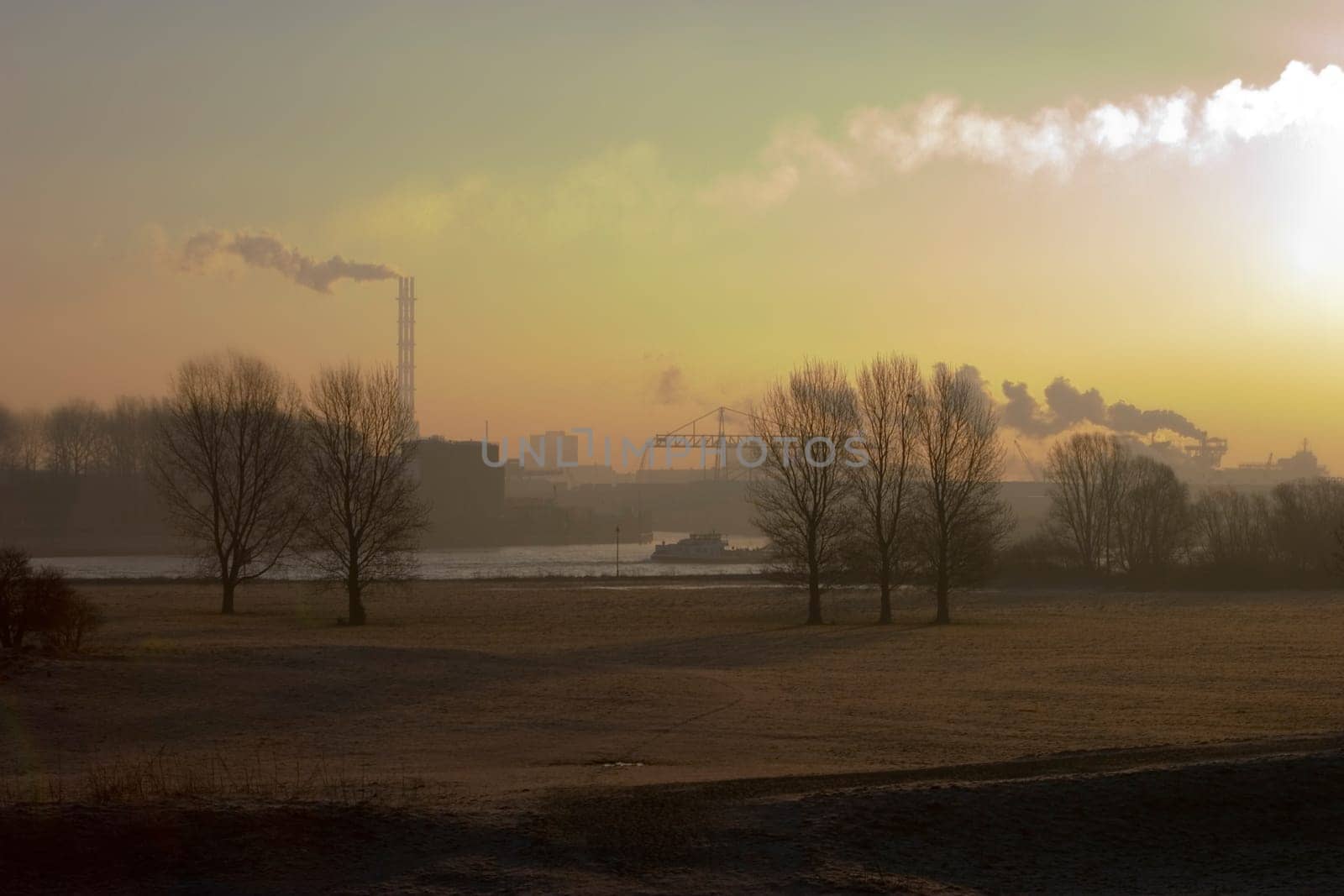View of Duisburg-Hochfeld from the Rhine meadows in Duisburg-Rheinhausen