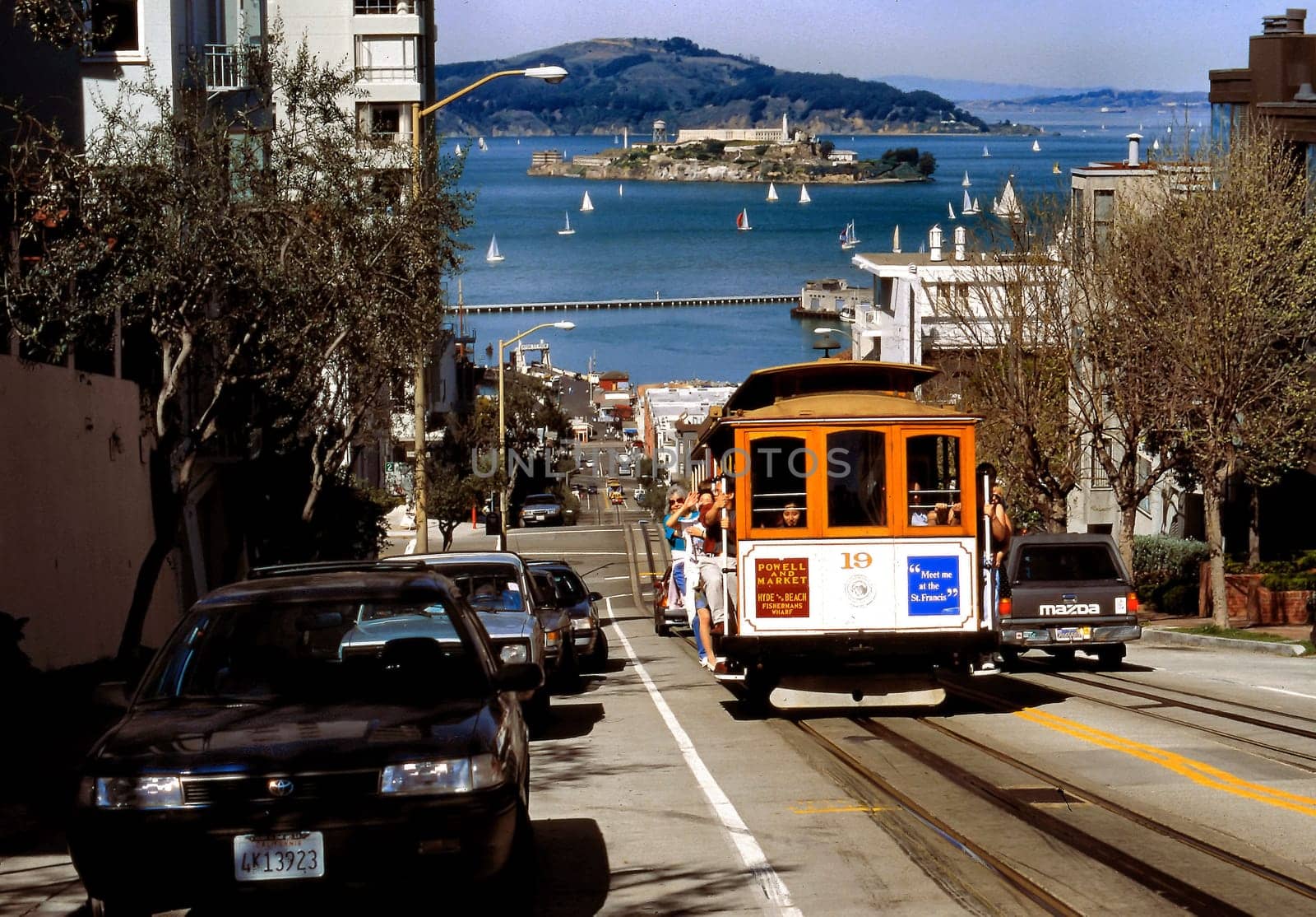one of the few places in SF where Alcatraz and Cable Car can be admired together