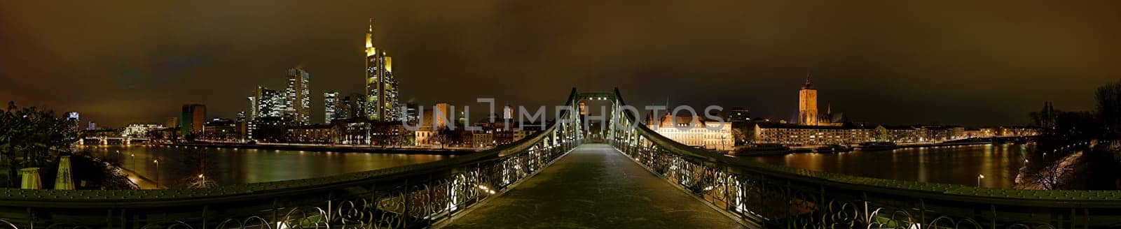 7 single images with 10 brackets to   55sec 30sec 25sec 20sec 15sec 10sec  8sec  6sec  5sec  1sec  Aperture 9 ISO 100 17mm*1.6 Corp