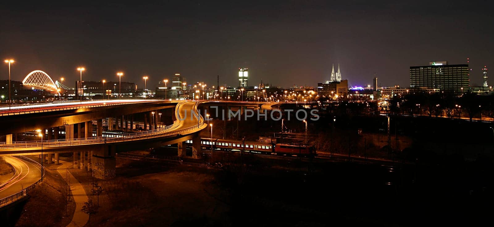 Tokina ATX 4.0 / 12-24 Pro DX    F8 ,15sec.