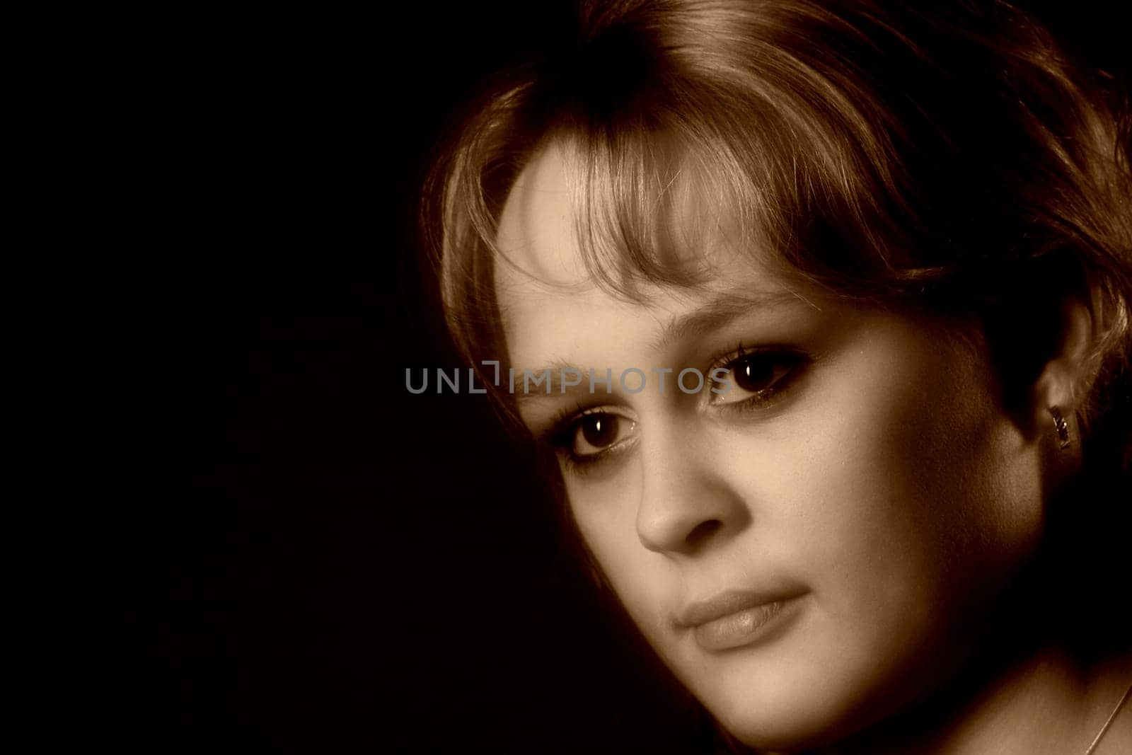 Portrait photo of a young woman